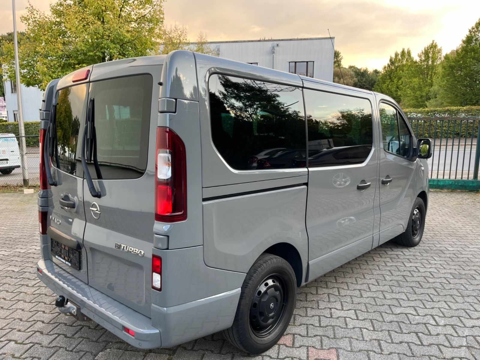 Opel Vivaro Combi avec Climatisation