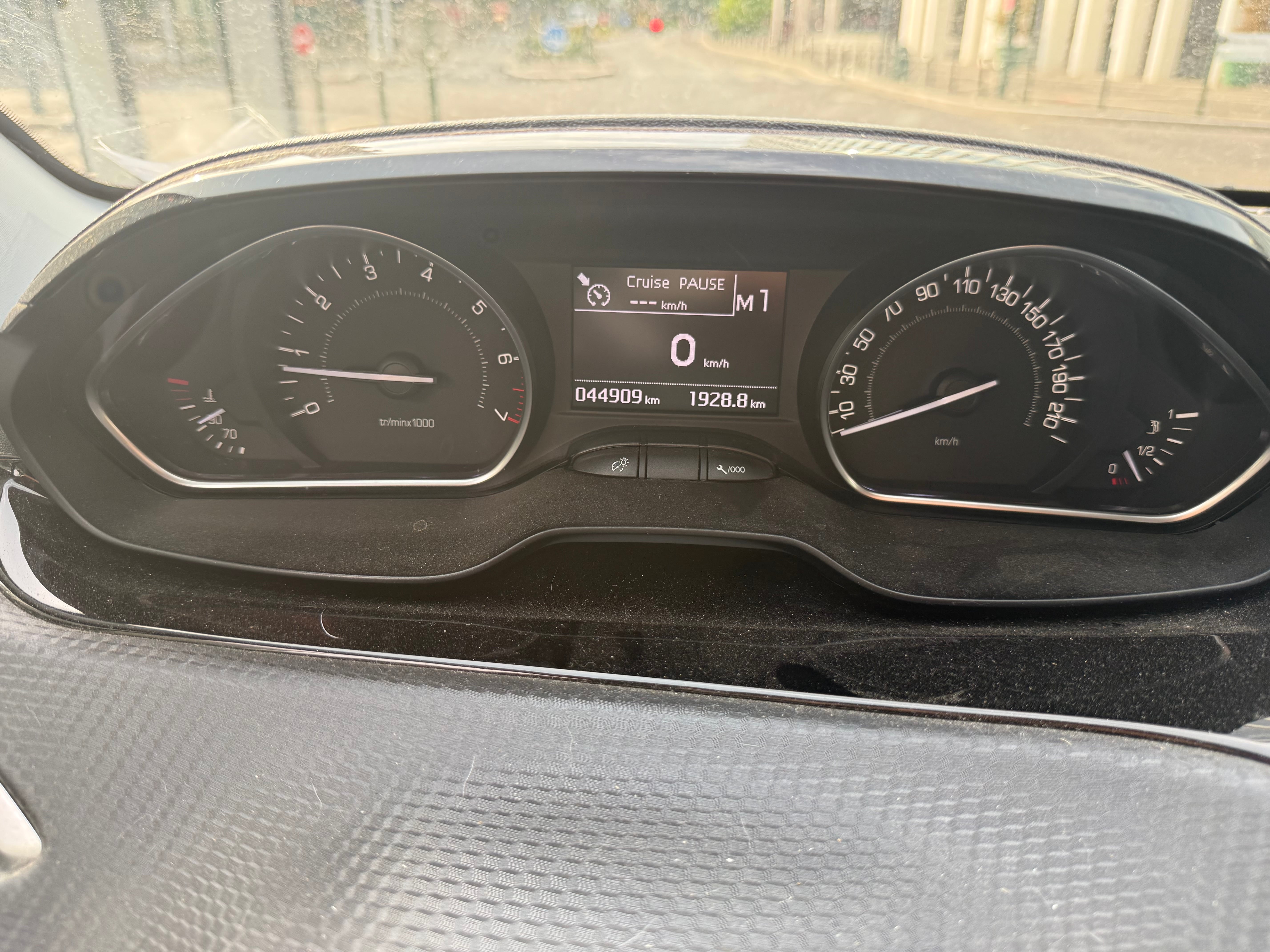 Peugeot 208 avec GPS