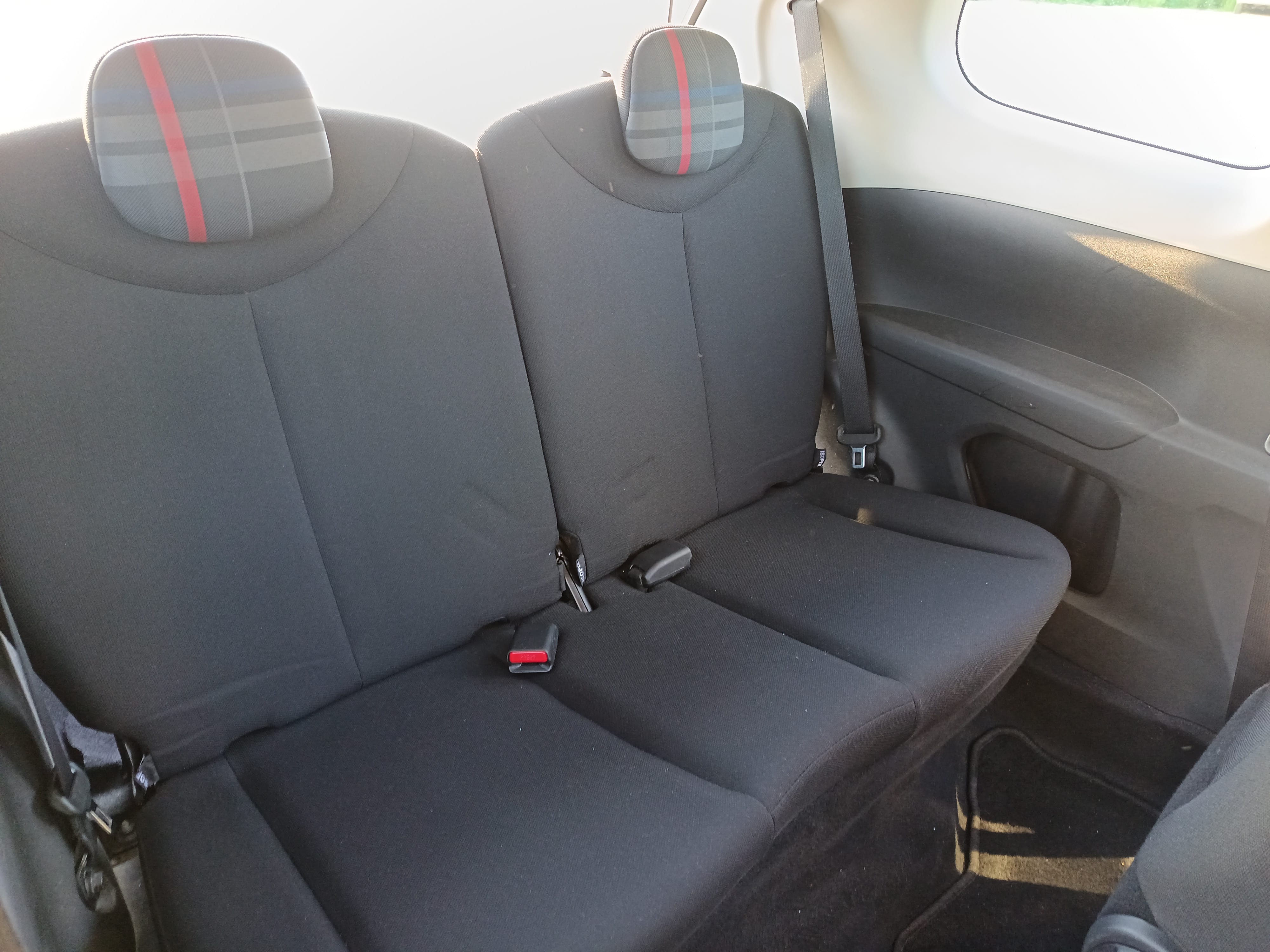 Peugeot 108 avec Entrée audio / iPod
