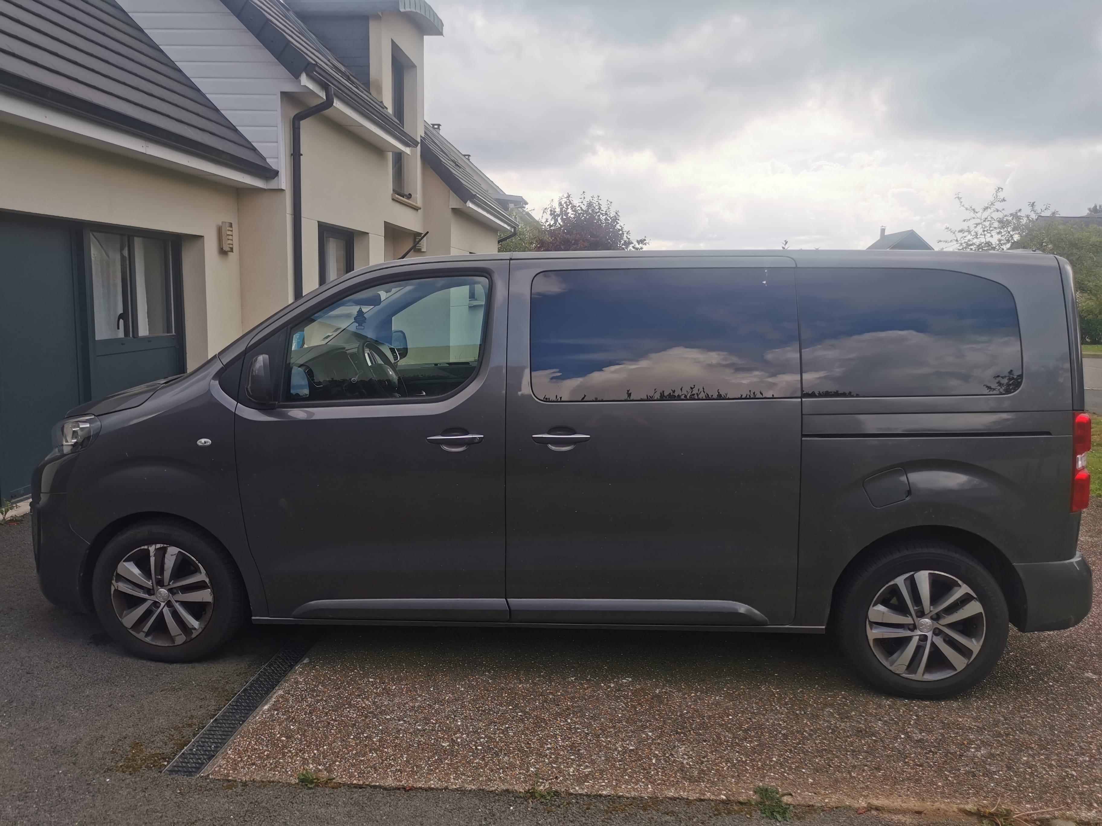 Peugeot Traveller avec Climatisation