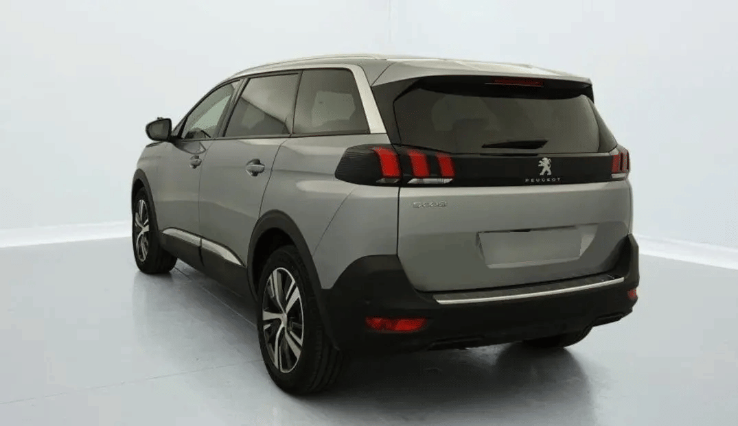 Peugeot 5008 Manuelle - Essence avec GPS