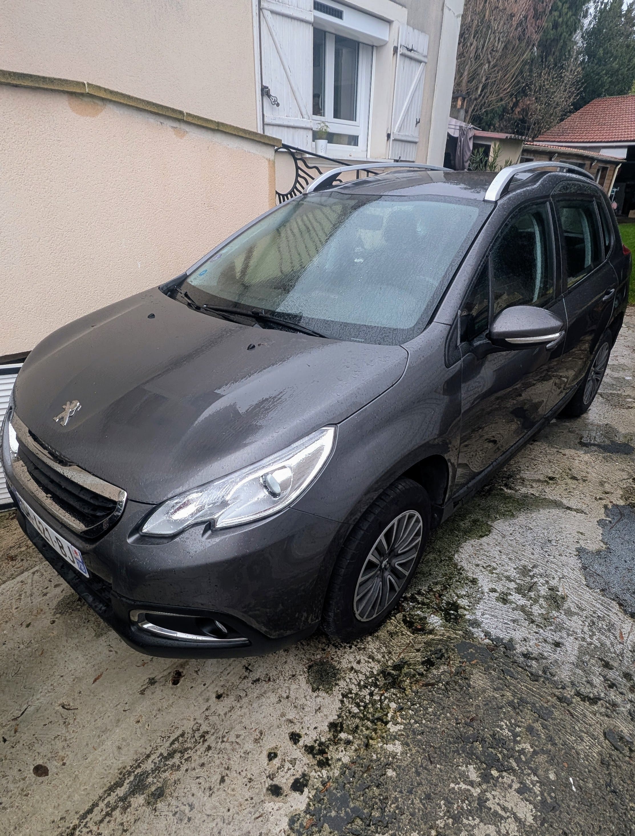 Peugeot 2008, 2014, Essence 98