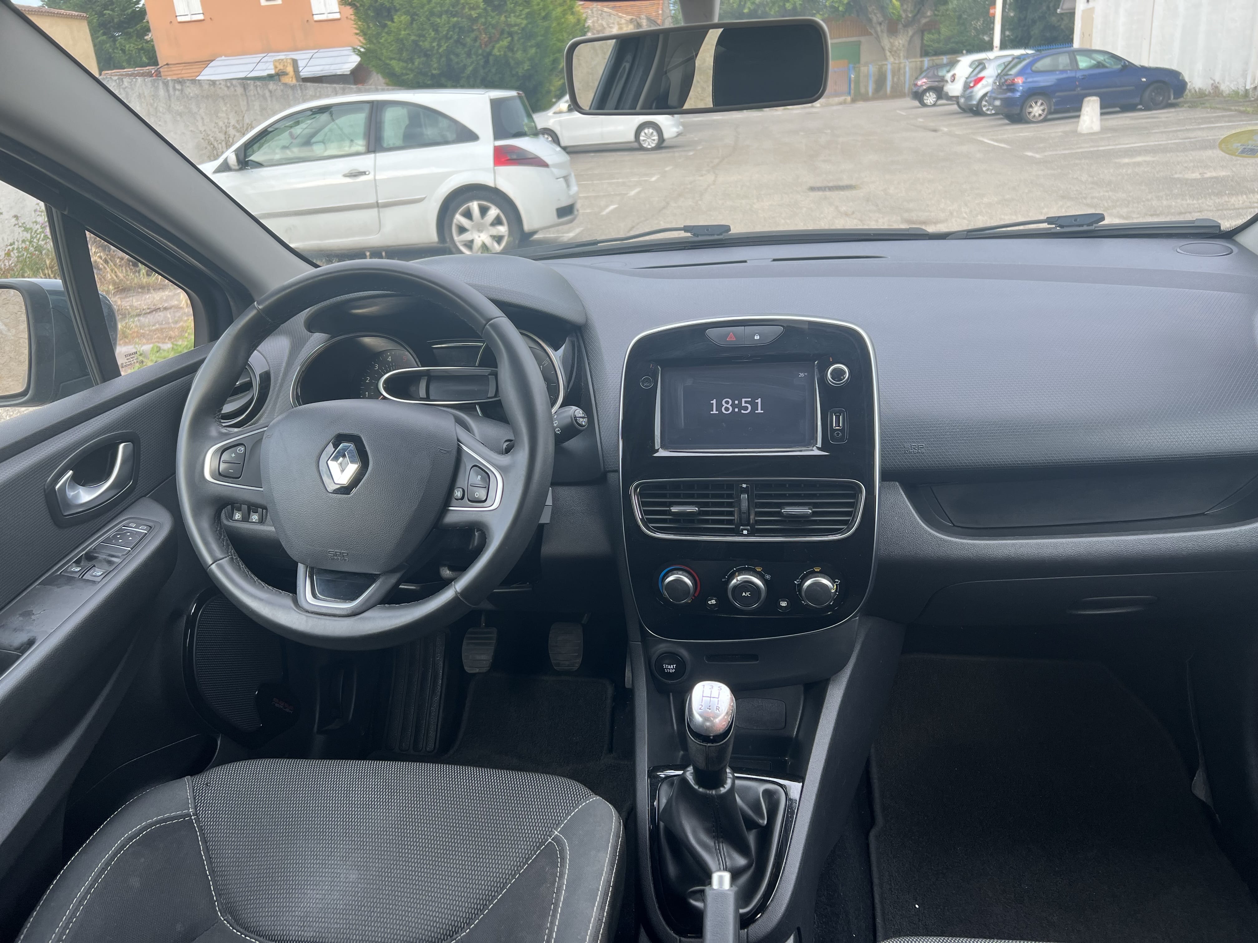 Renault Clio avec Siège bébé