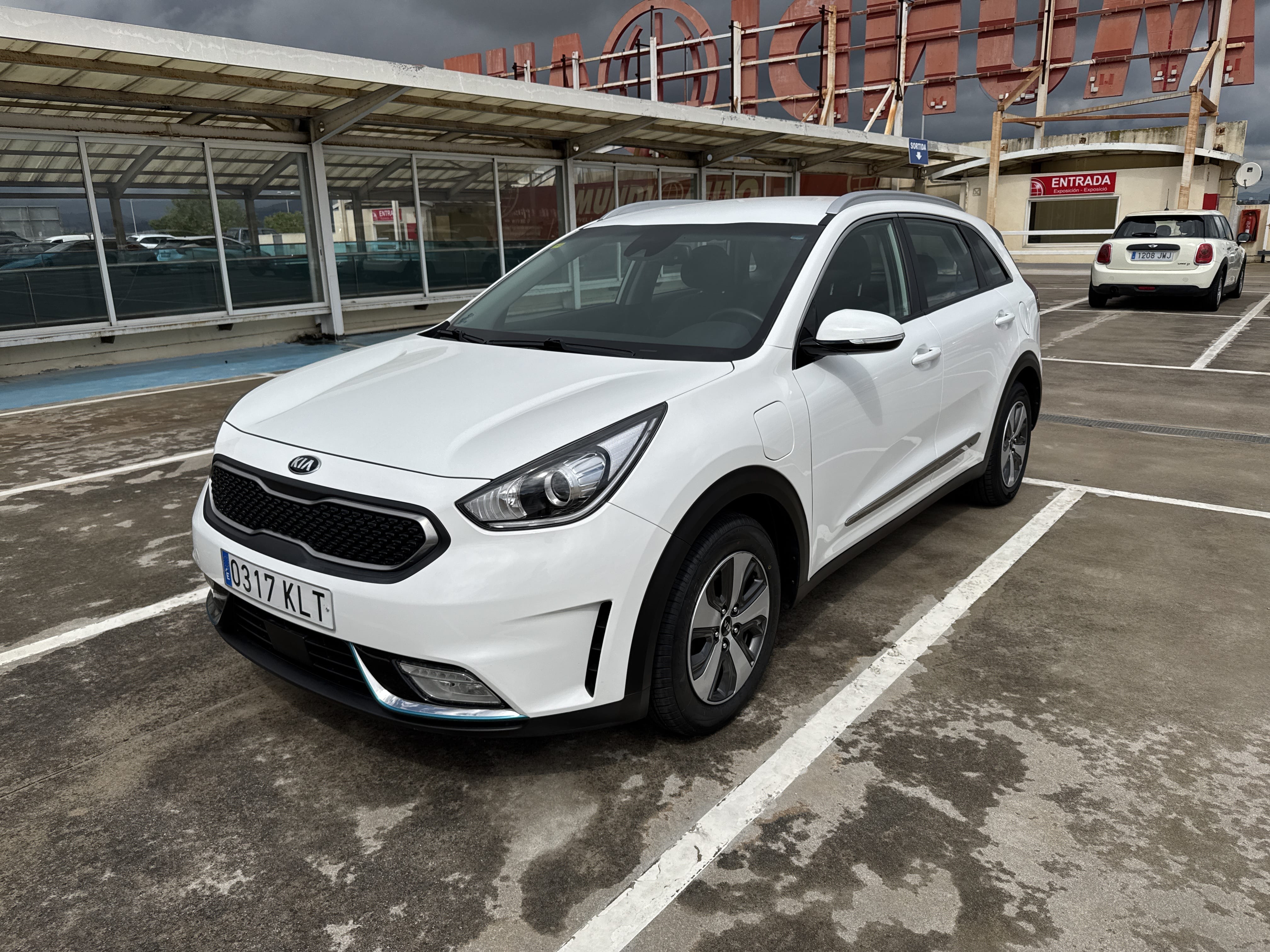 Kia Niro PHEV, 2018, Gasolina 95 / Eléctrico (híbrido), Automático