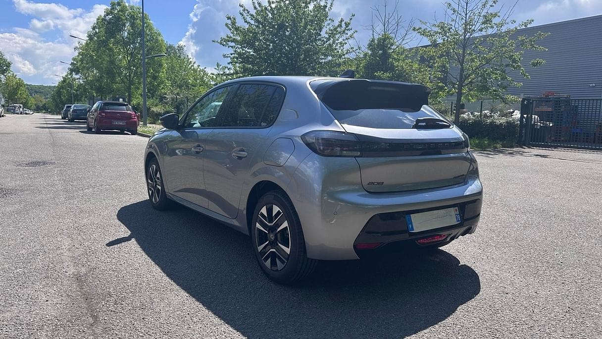 Peugeot 208 avec GPS