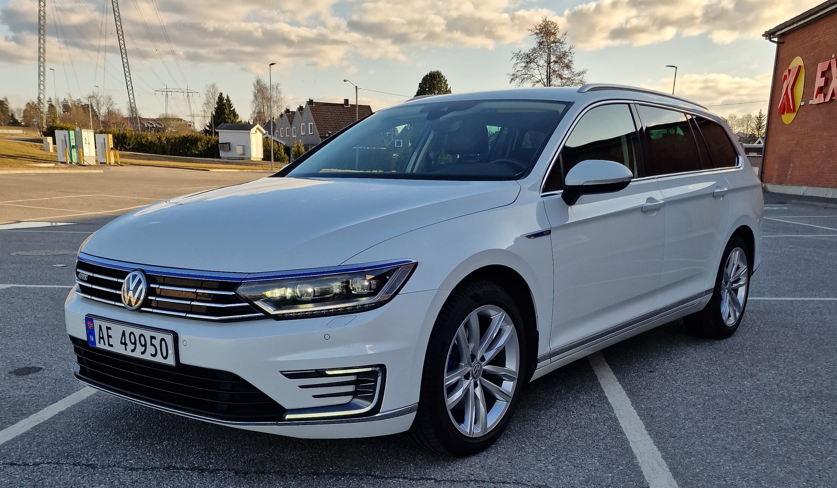 Volkswagen Passat GTE, 2016, Blyfri 95 / Elektrisk (hybrid), automatisk