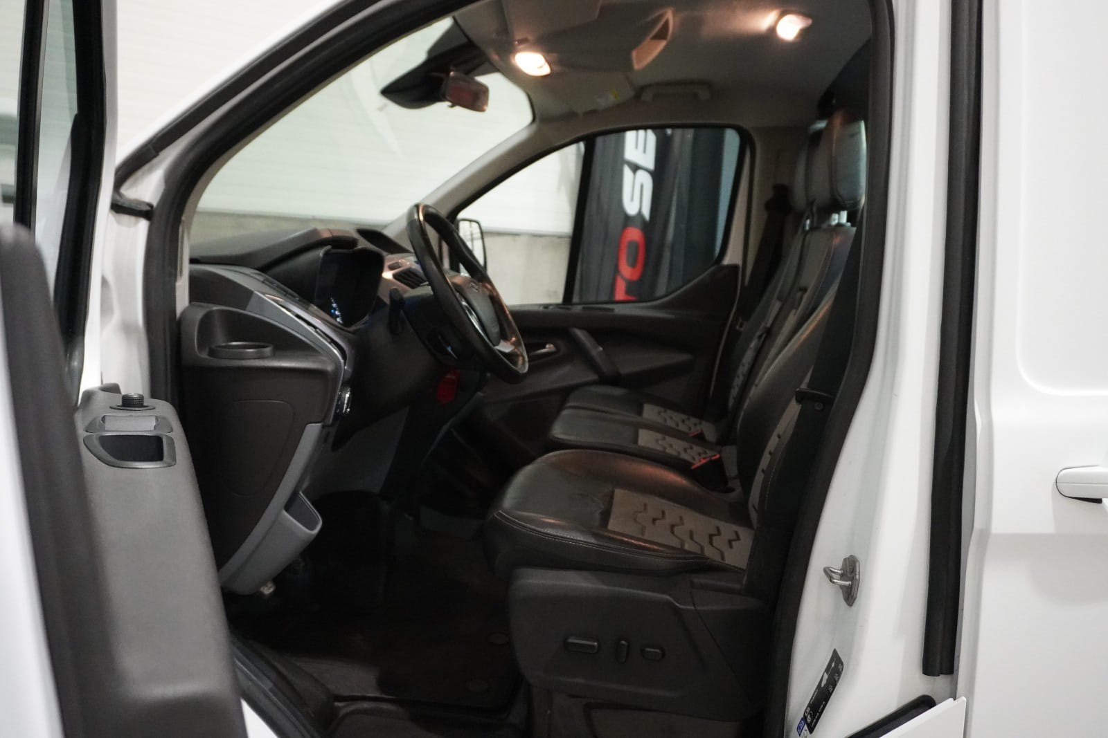Ford Transit Custom Kombi avec Entrée audio / iPod