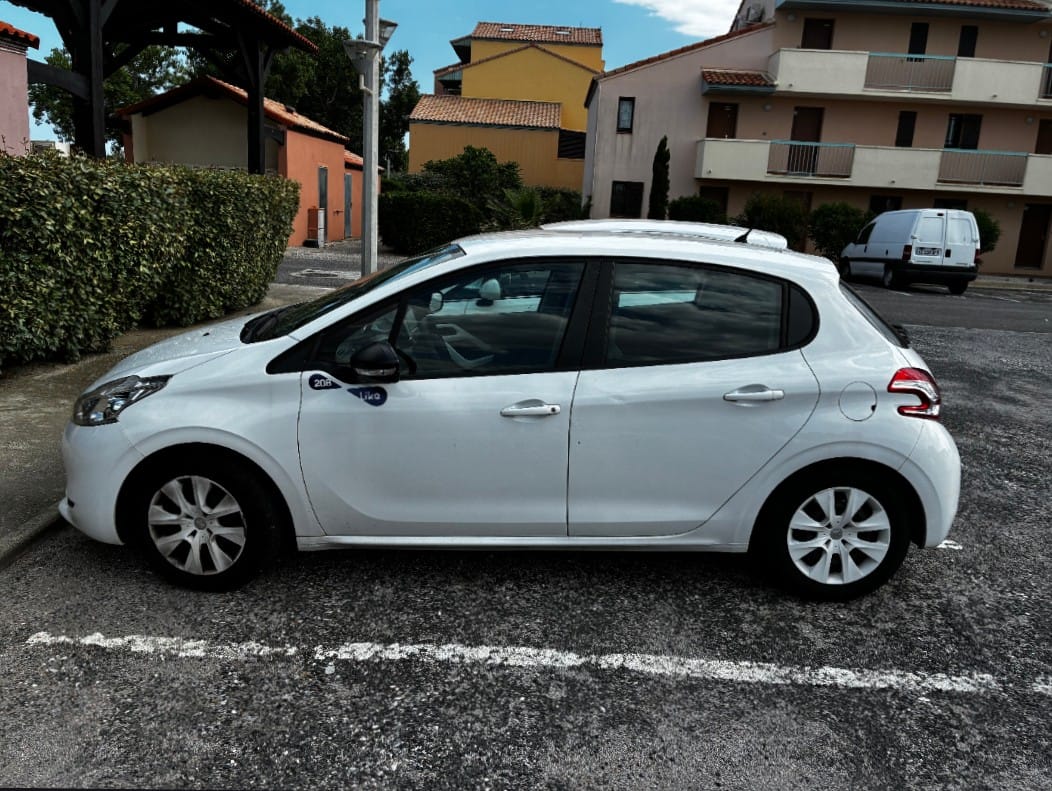 Peugeot 208