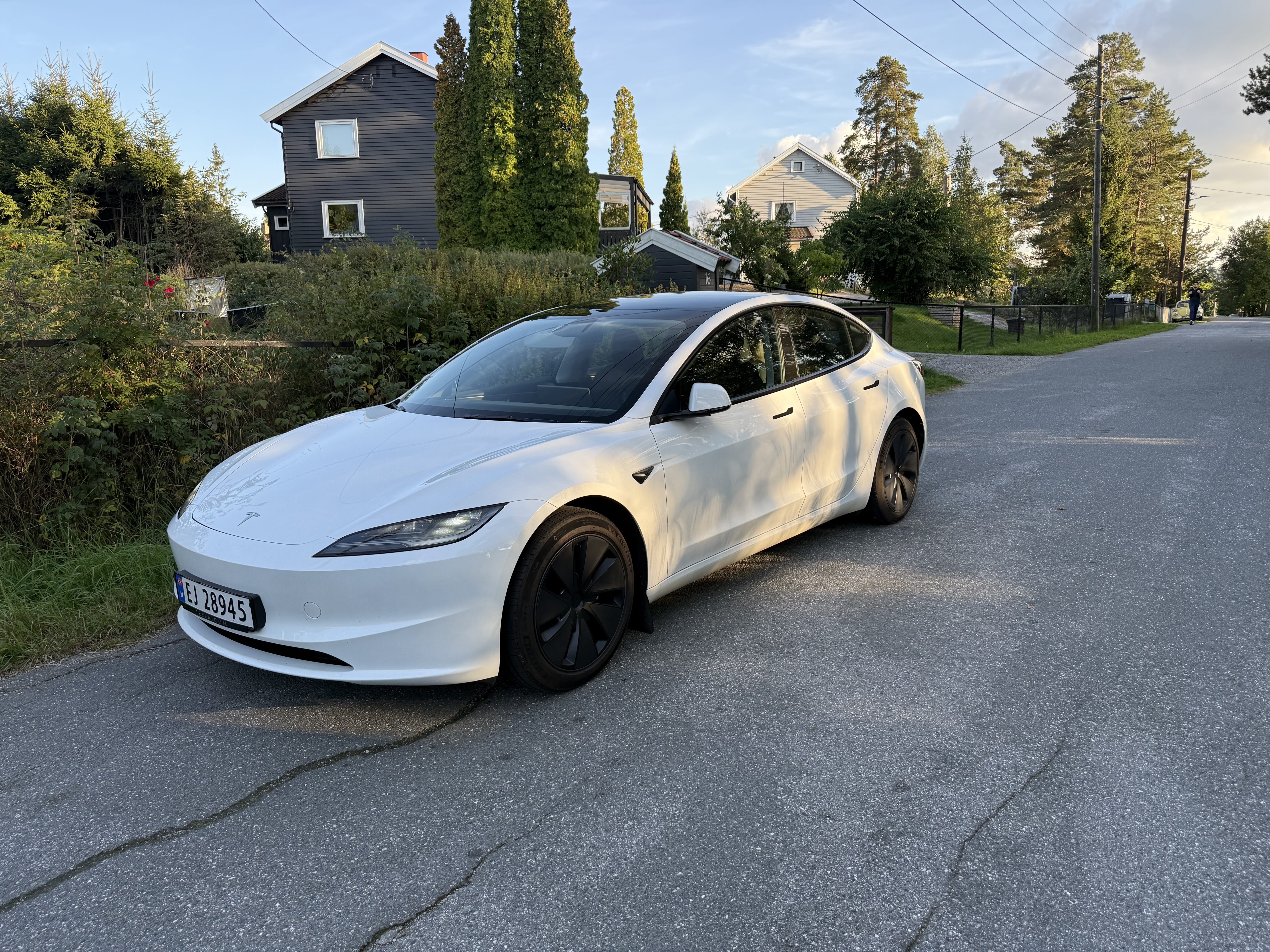 Tesla Model 3 med Vinterdekk