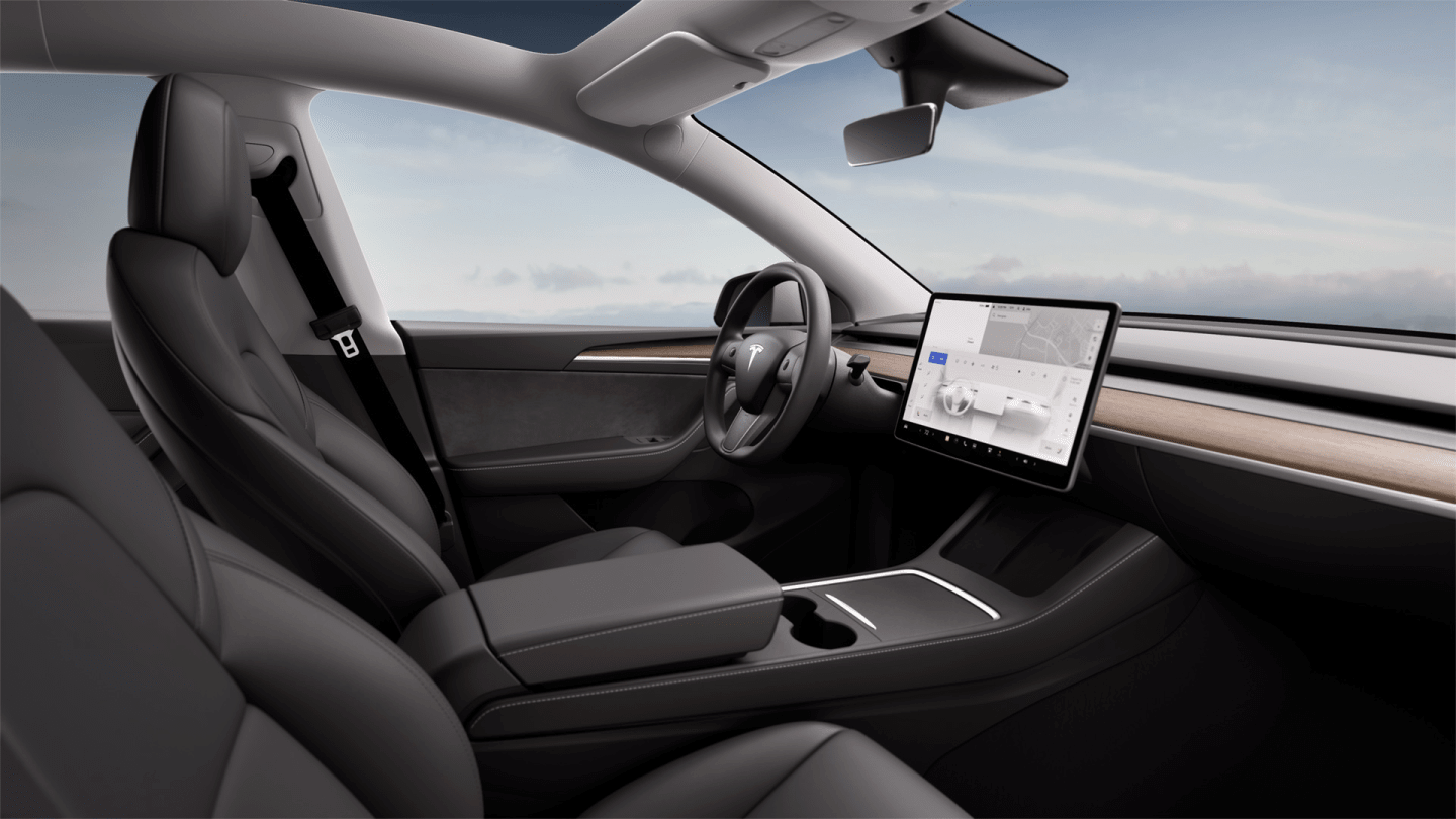 Tesla Model Y Long Range med Cruisekontroll