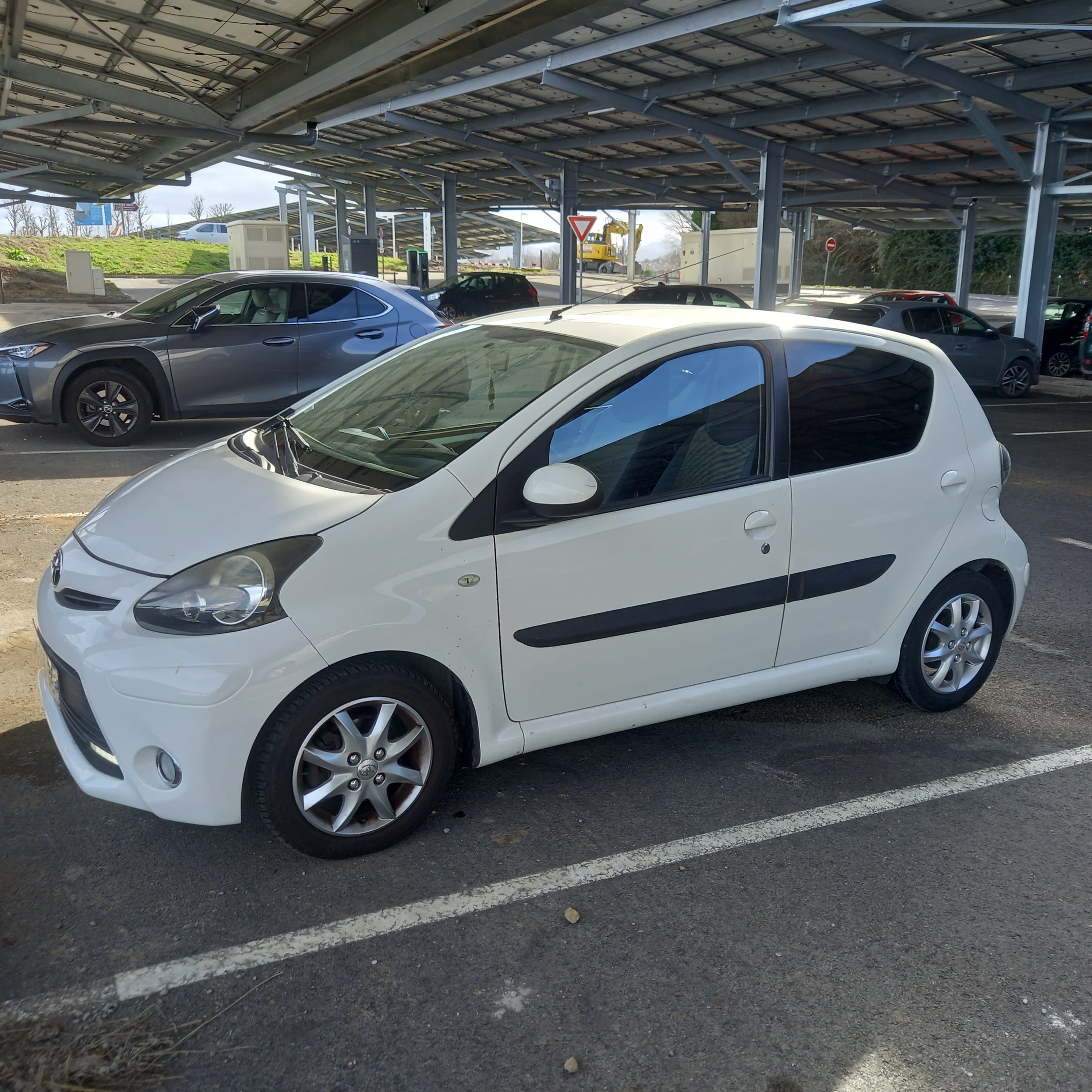 Toyota Aygo DYNAMIC II, 2014, Essence 95
