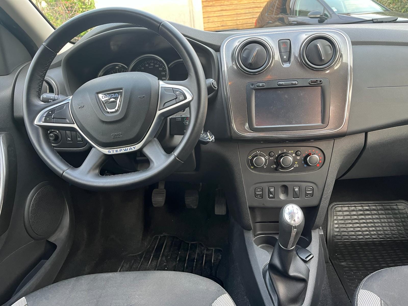 Dacia Sandero Stepway 1.5L Dci avec Siège bébé
