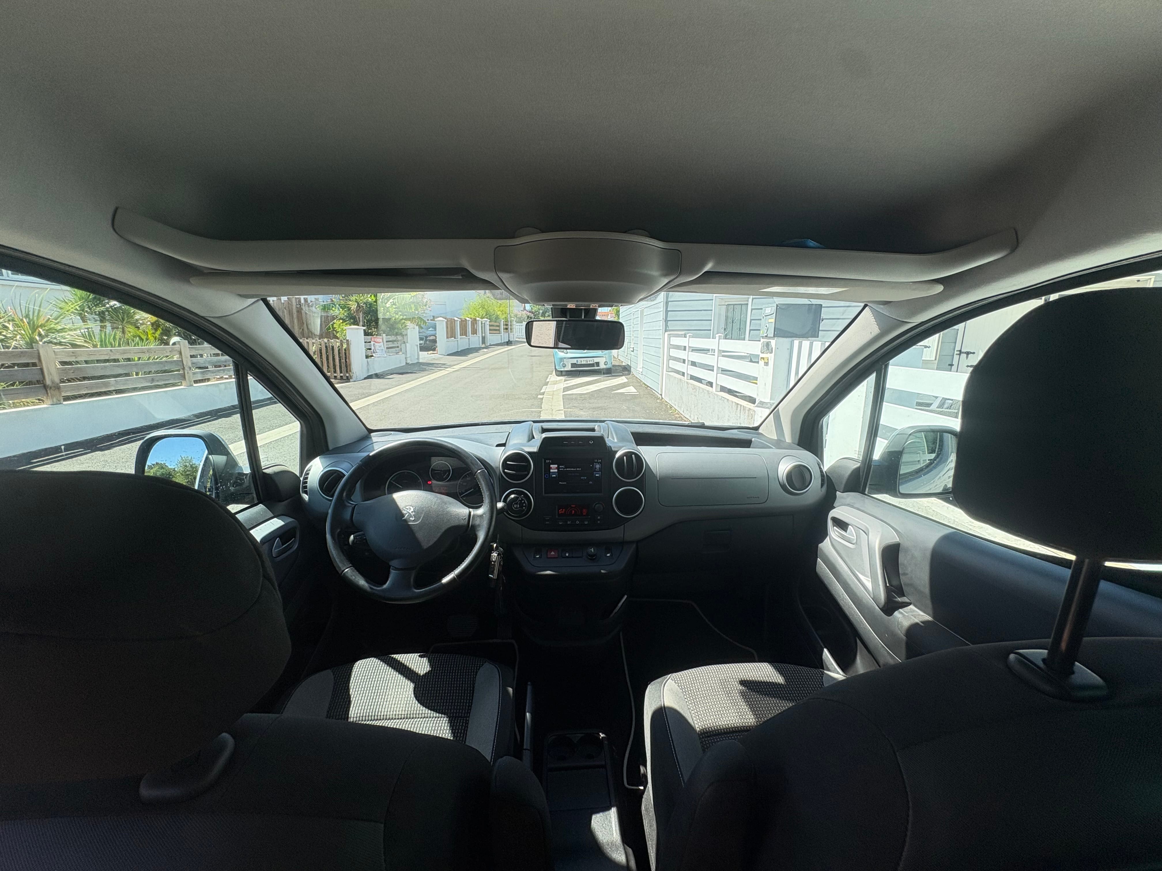 Peugeot Partner Tepee avec GPS