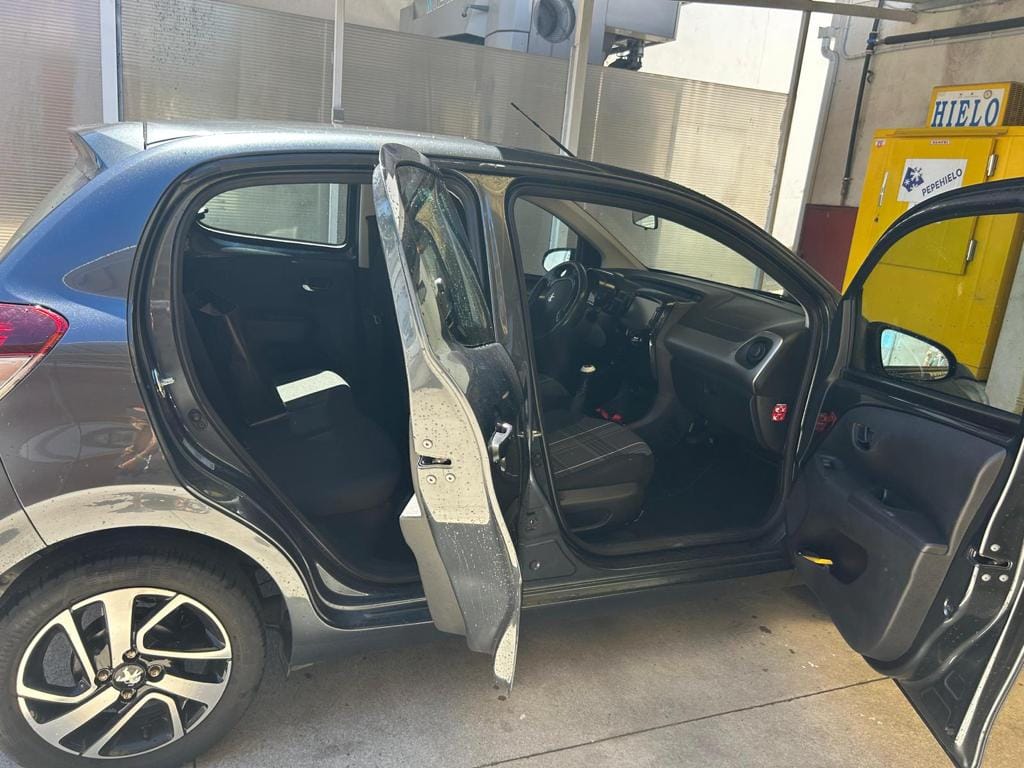 Peugeot 108 1.2 Pure Tech Allure 5P con Aire acondicionado