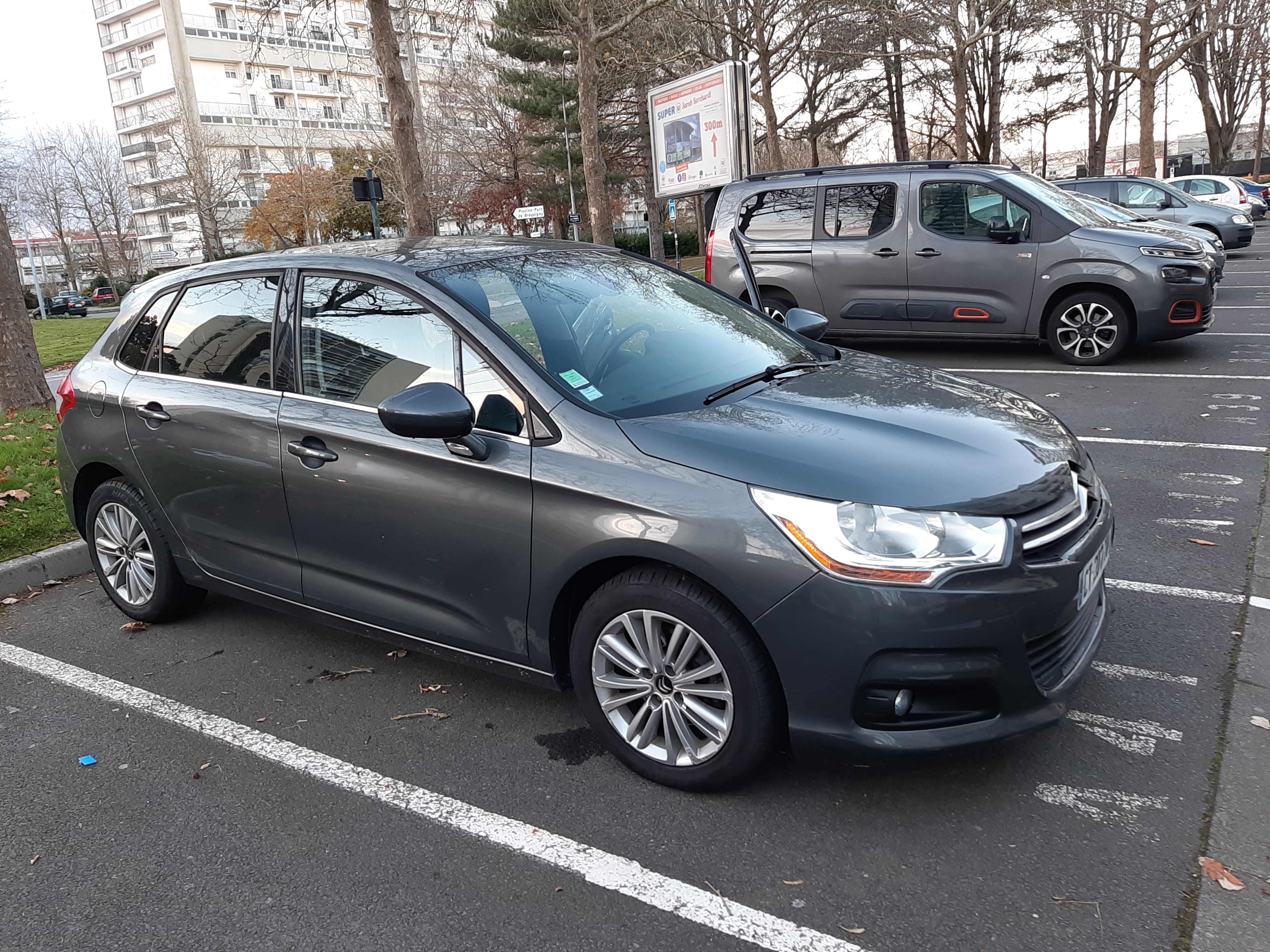 Citroen C4 with Air conditioning