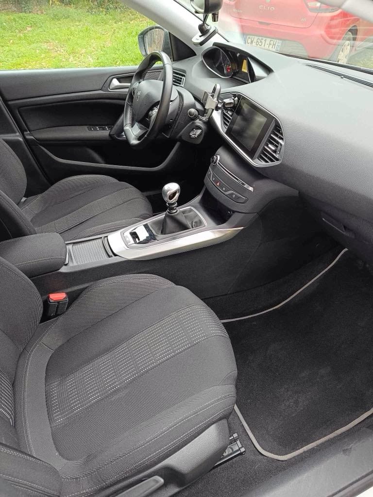 Peugeot 308 130 ch avec Régulateur de vitesse