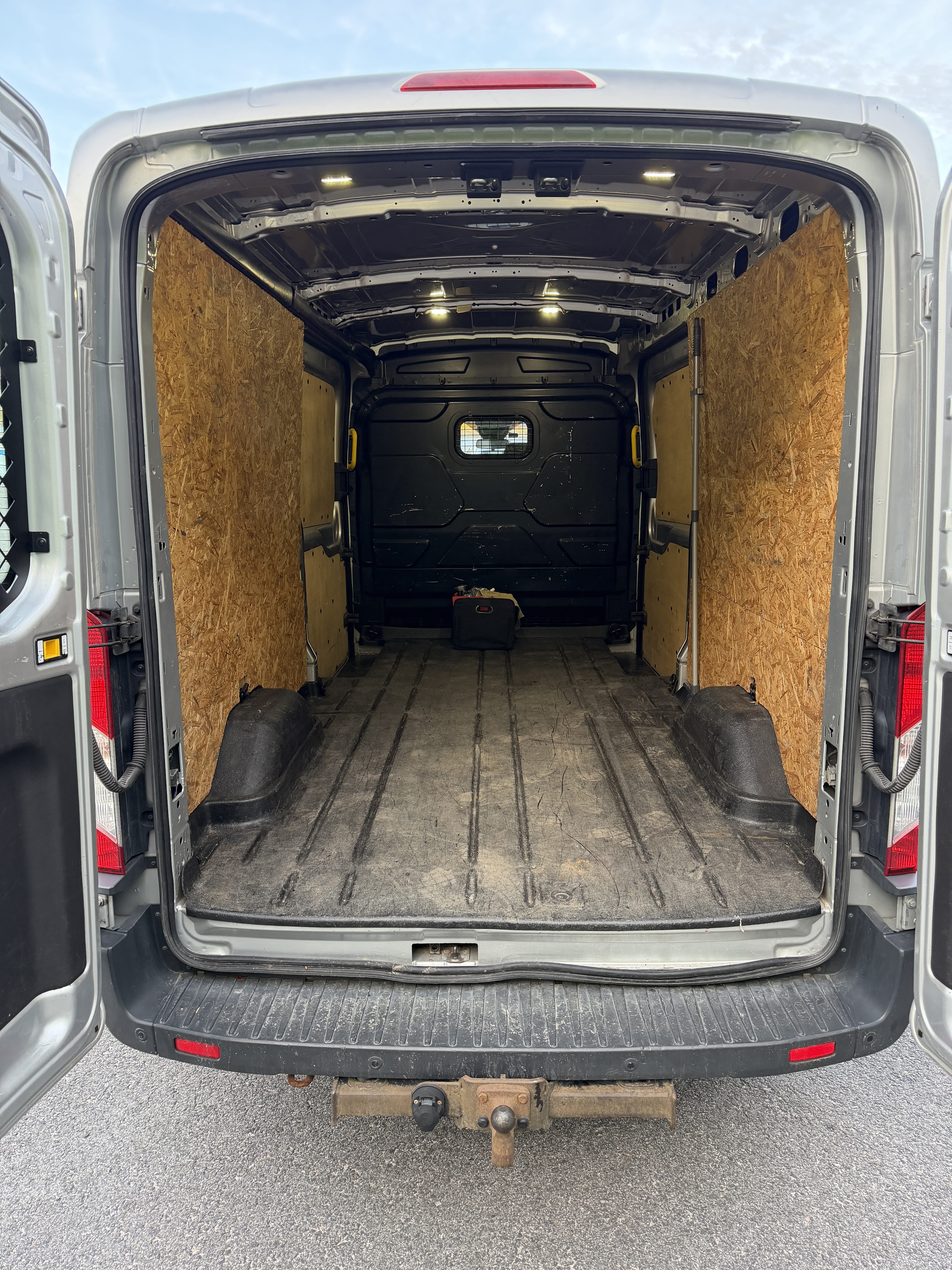 Ford Transit AWD 2.6m høyde 2800KG hengervekt med Firehjulstrekk