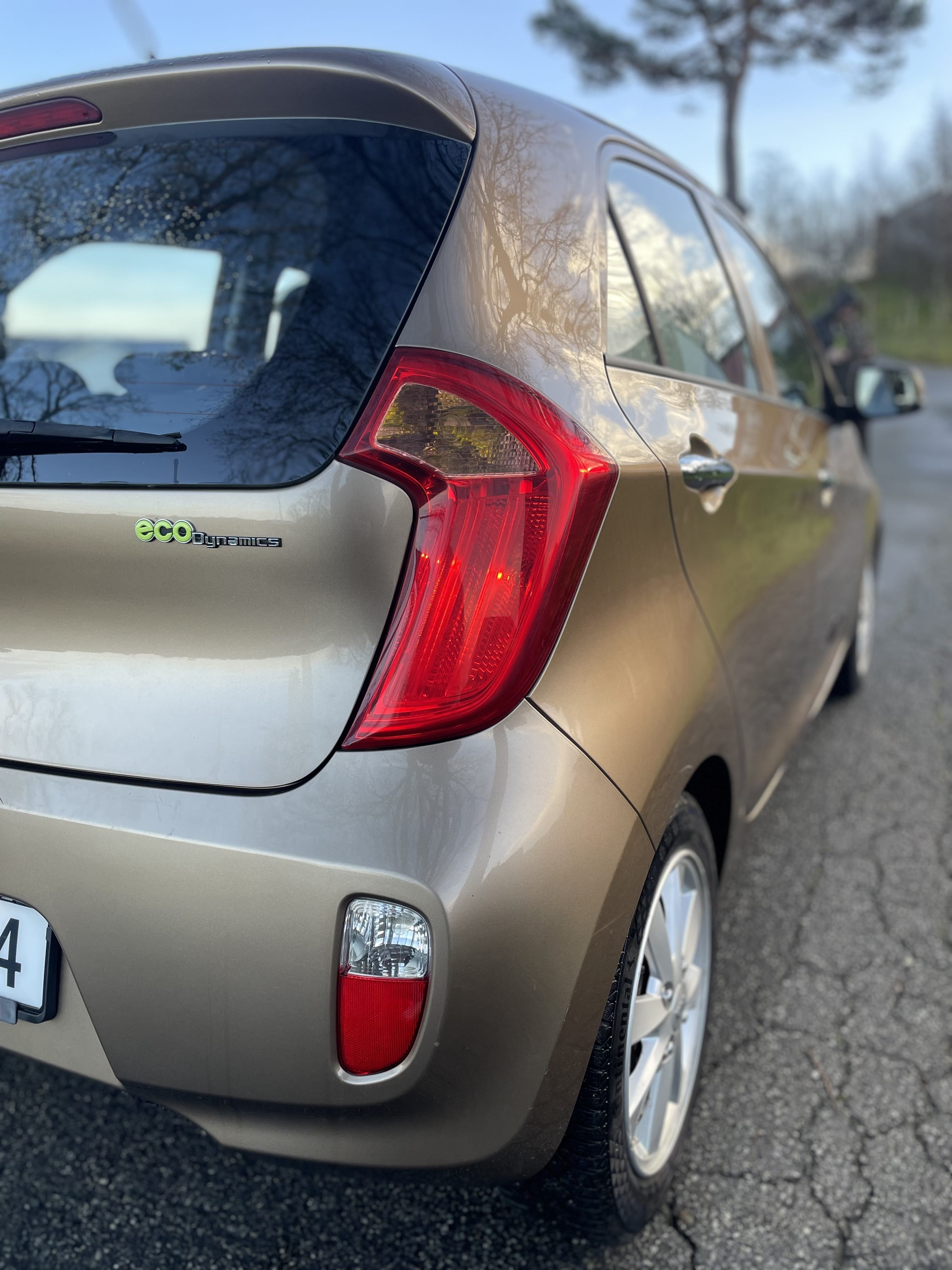 Kia Picanto (5 Seter) with Dashcam