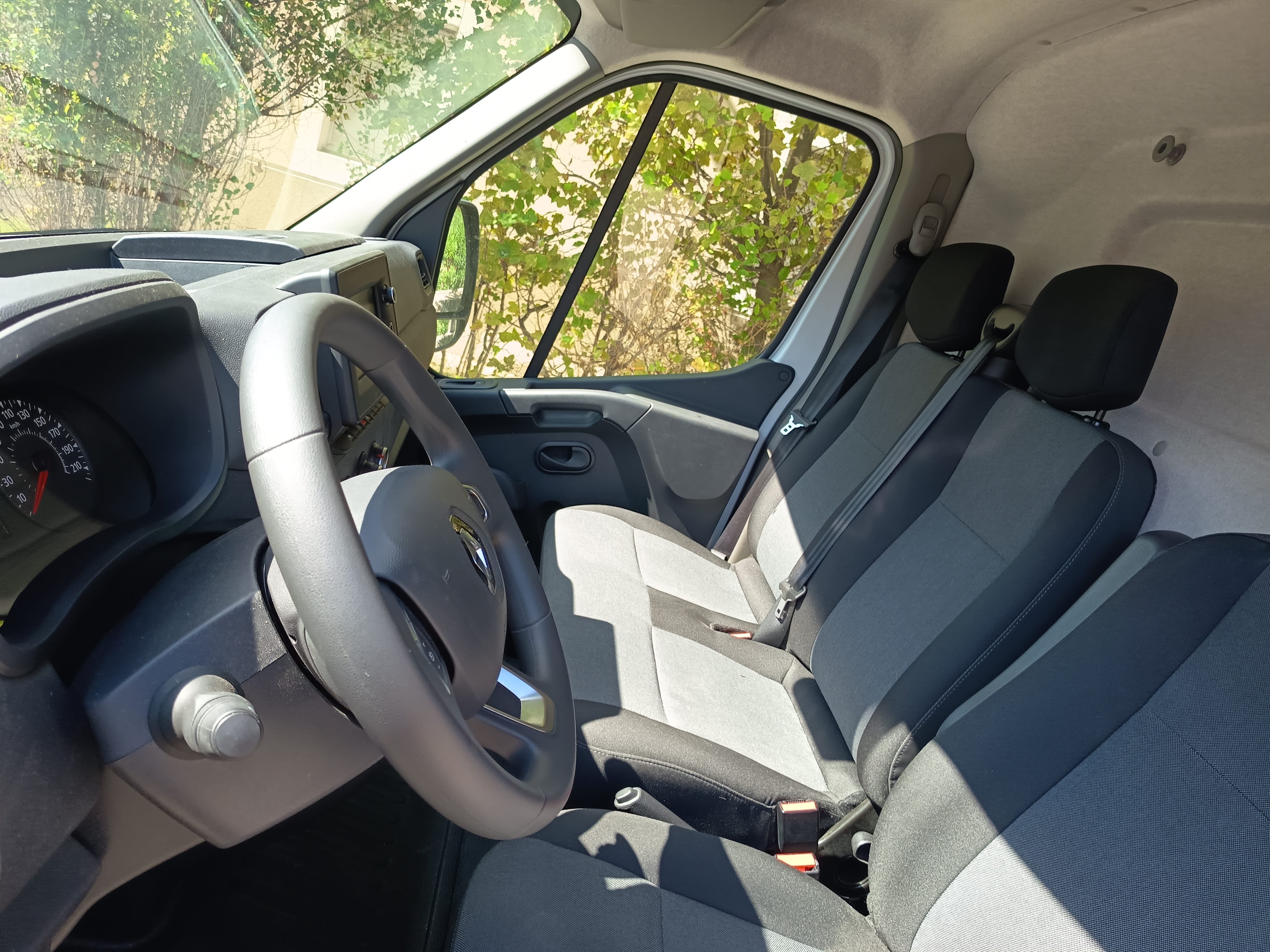 Renault Master with Cruise control