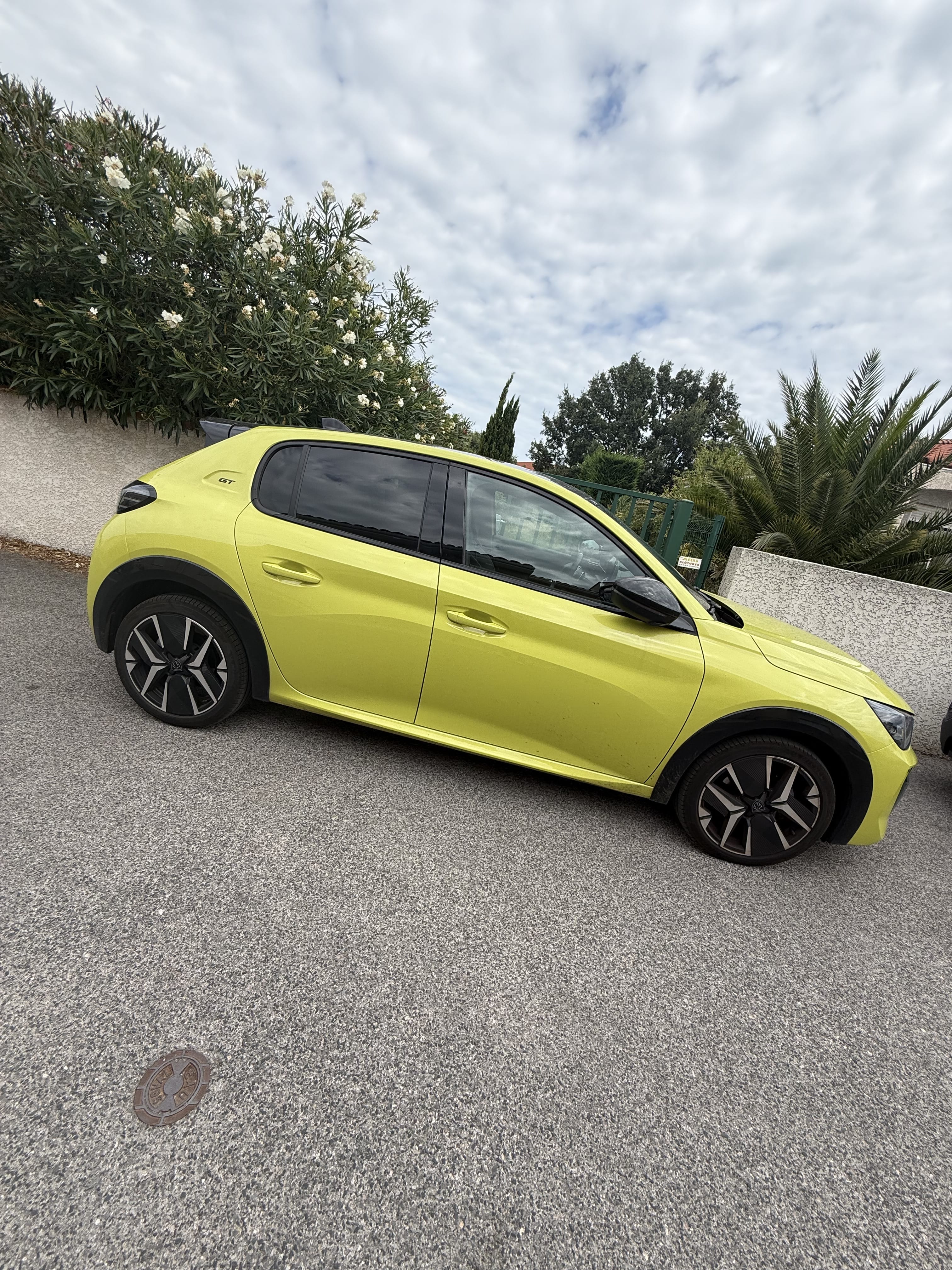 Peugeot 208 GT Line avec Climatisation