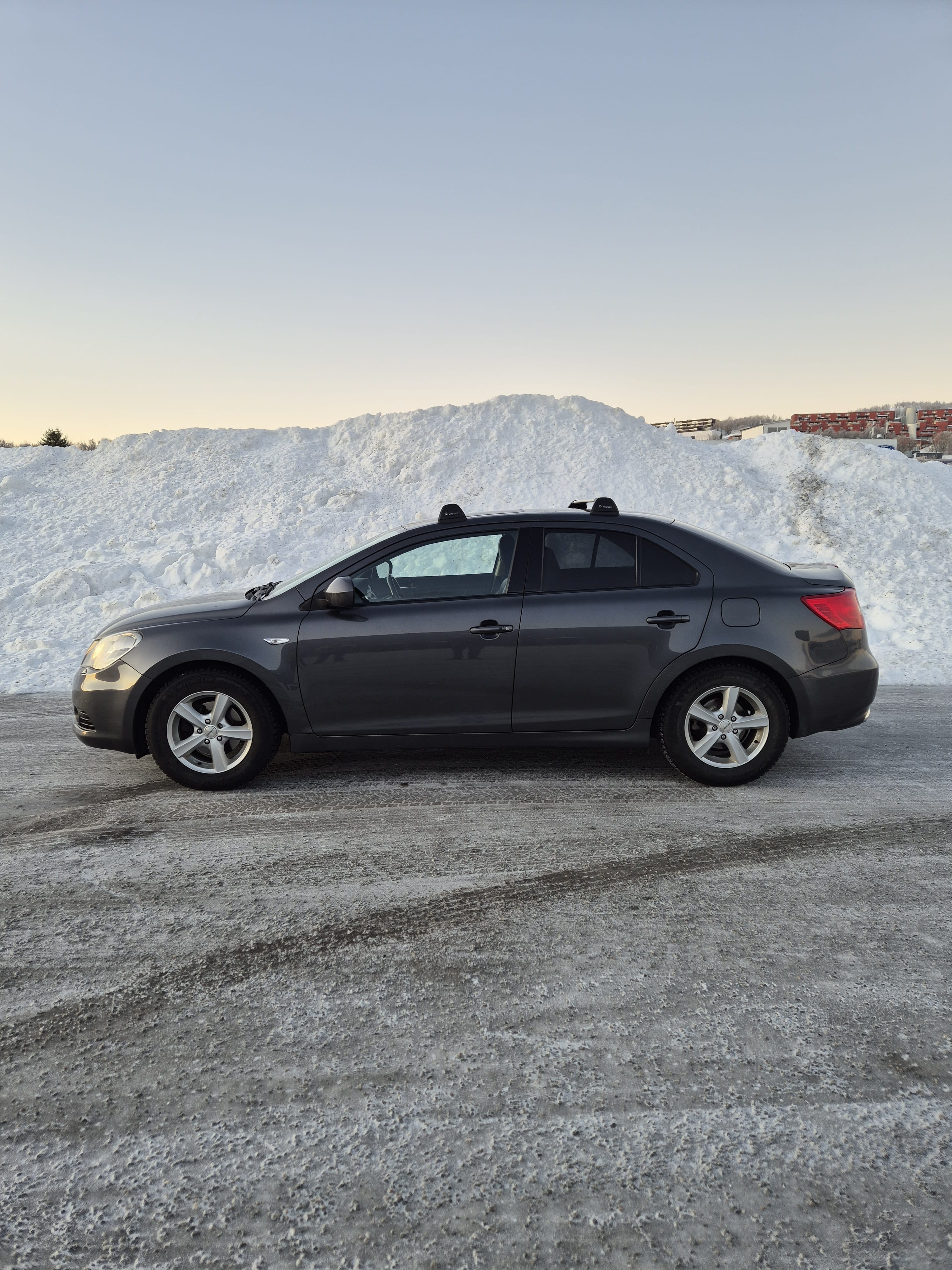 Suzuki Kizashi 2,4 4wd mit Klimaanlage