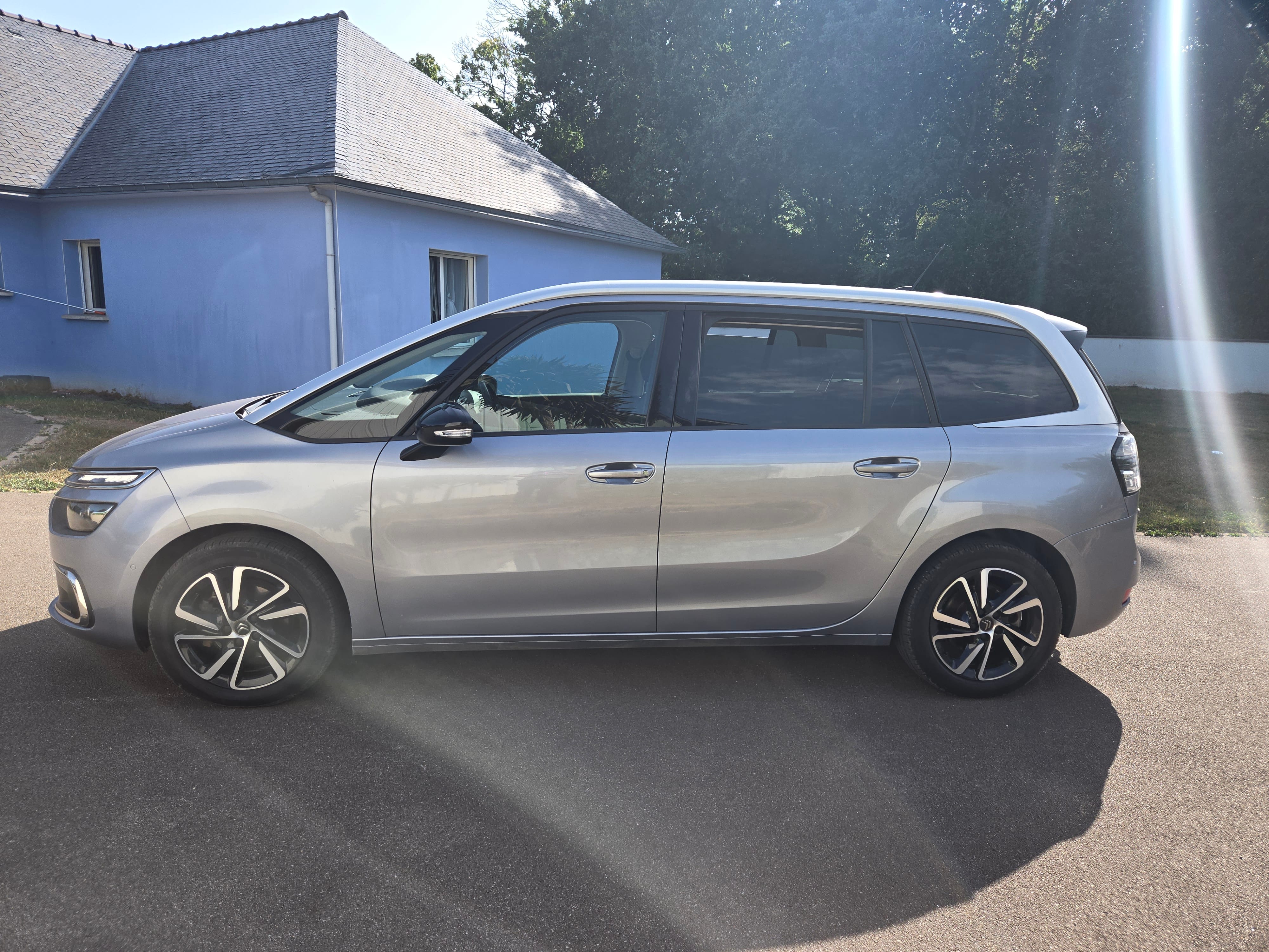 Citroen C4 Grand Spacetourer avec Climatisation