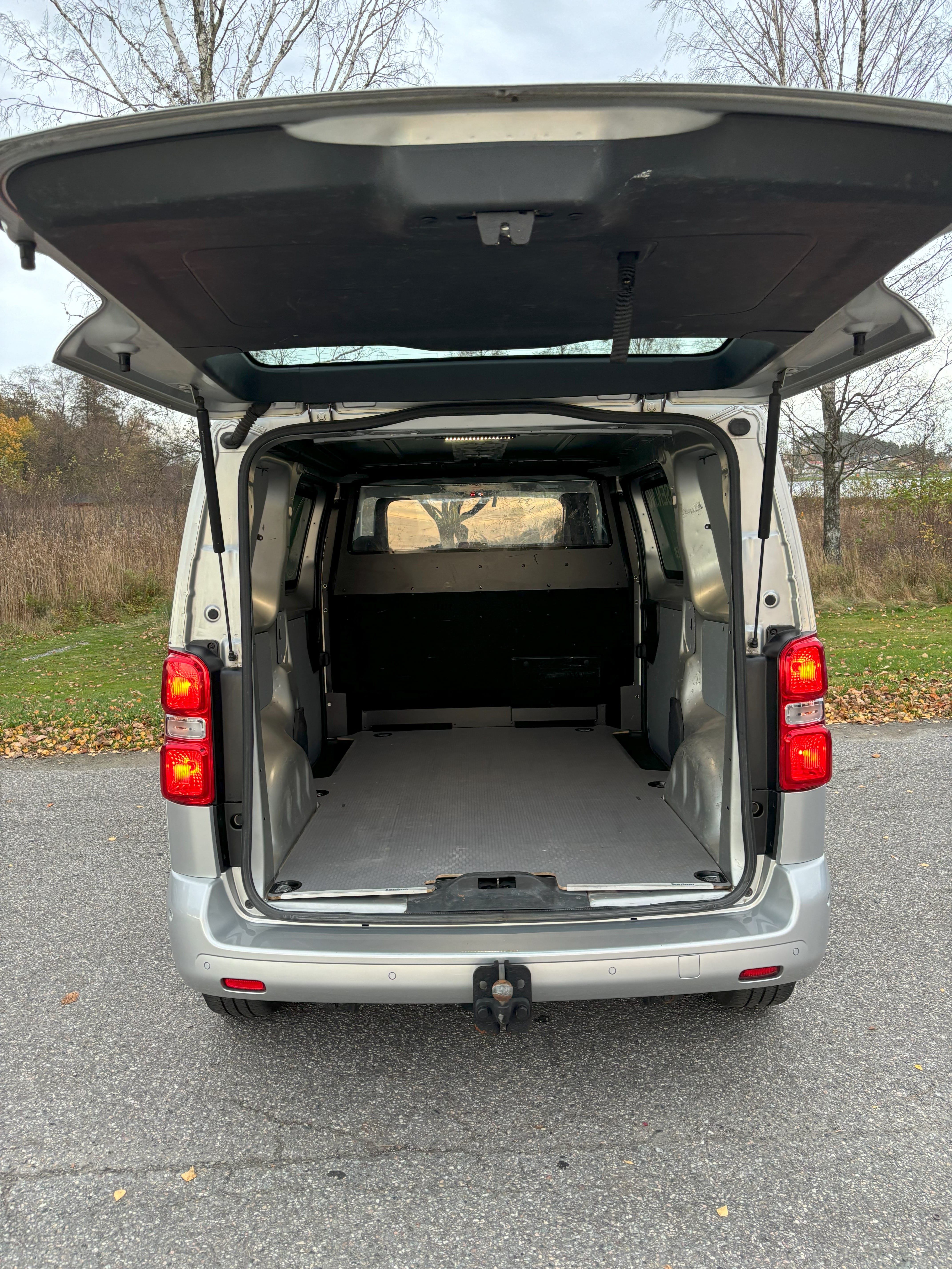 Peugeot Expert 2.0 HDi med Lydinngang