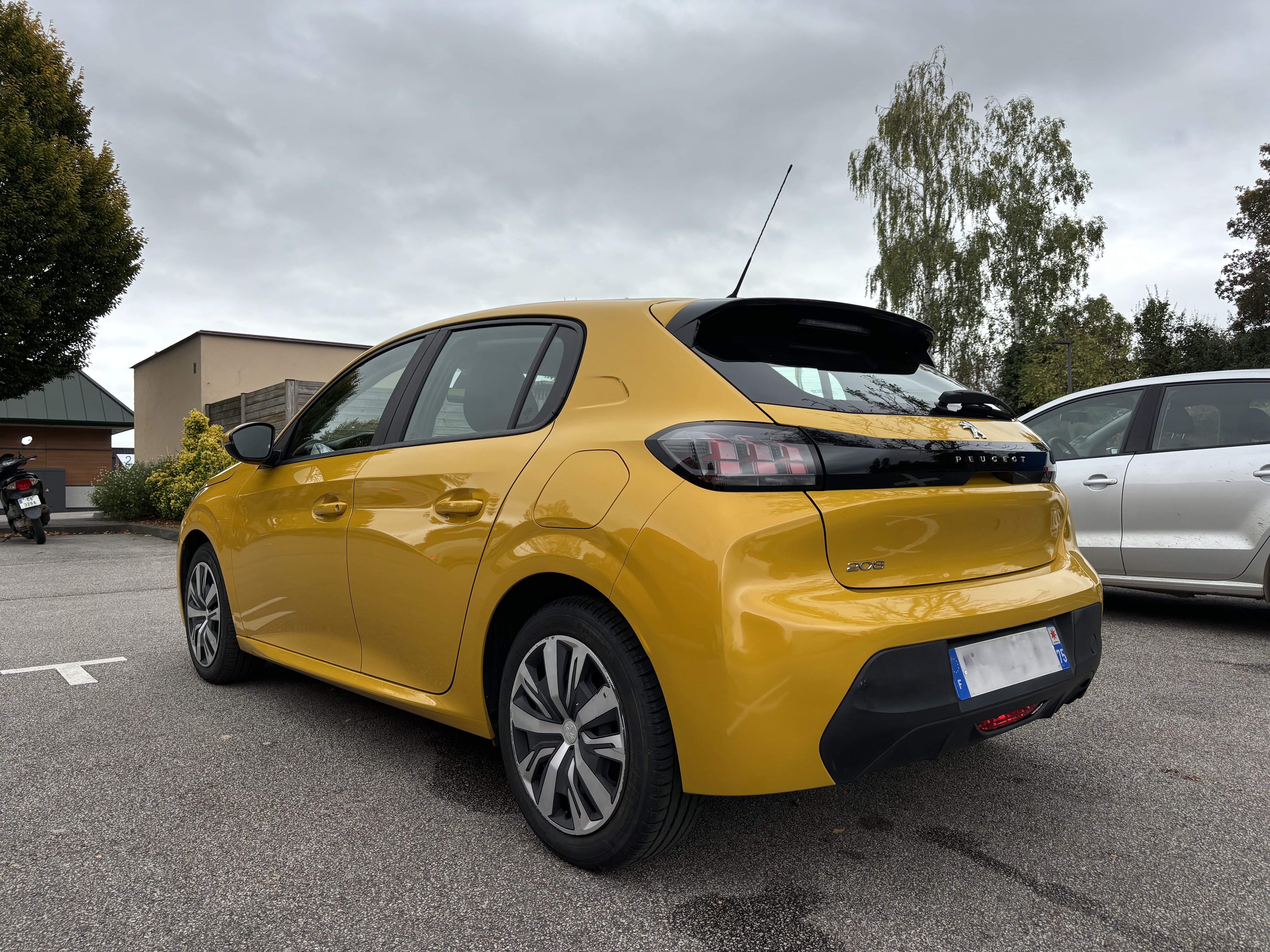 Peugeot 208 avec GPS