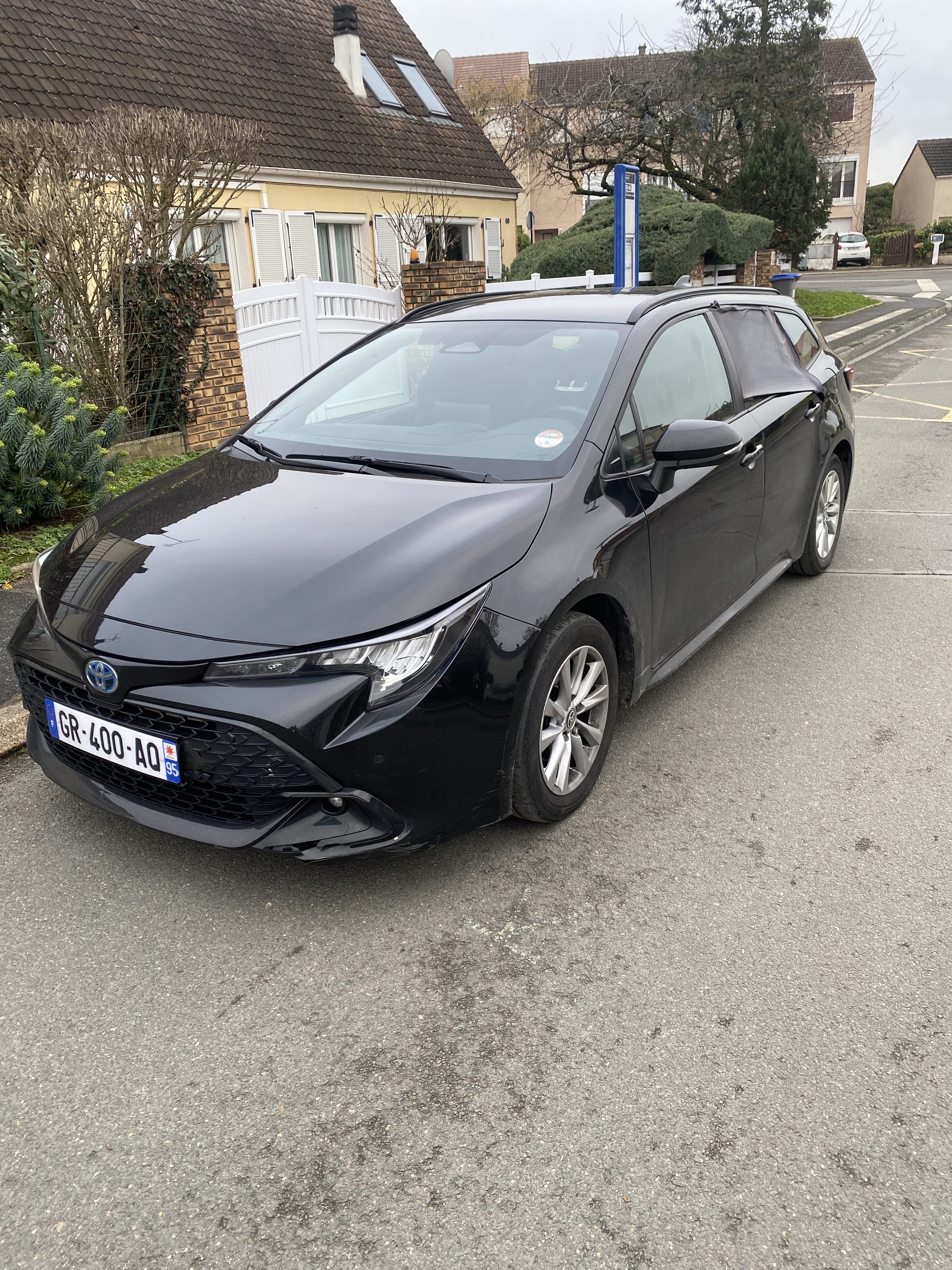 Toyota Corolla Break, 2023, Essence 95 / Électrique (hybride), automatique