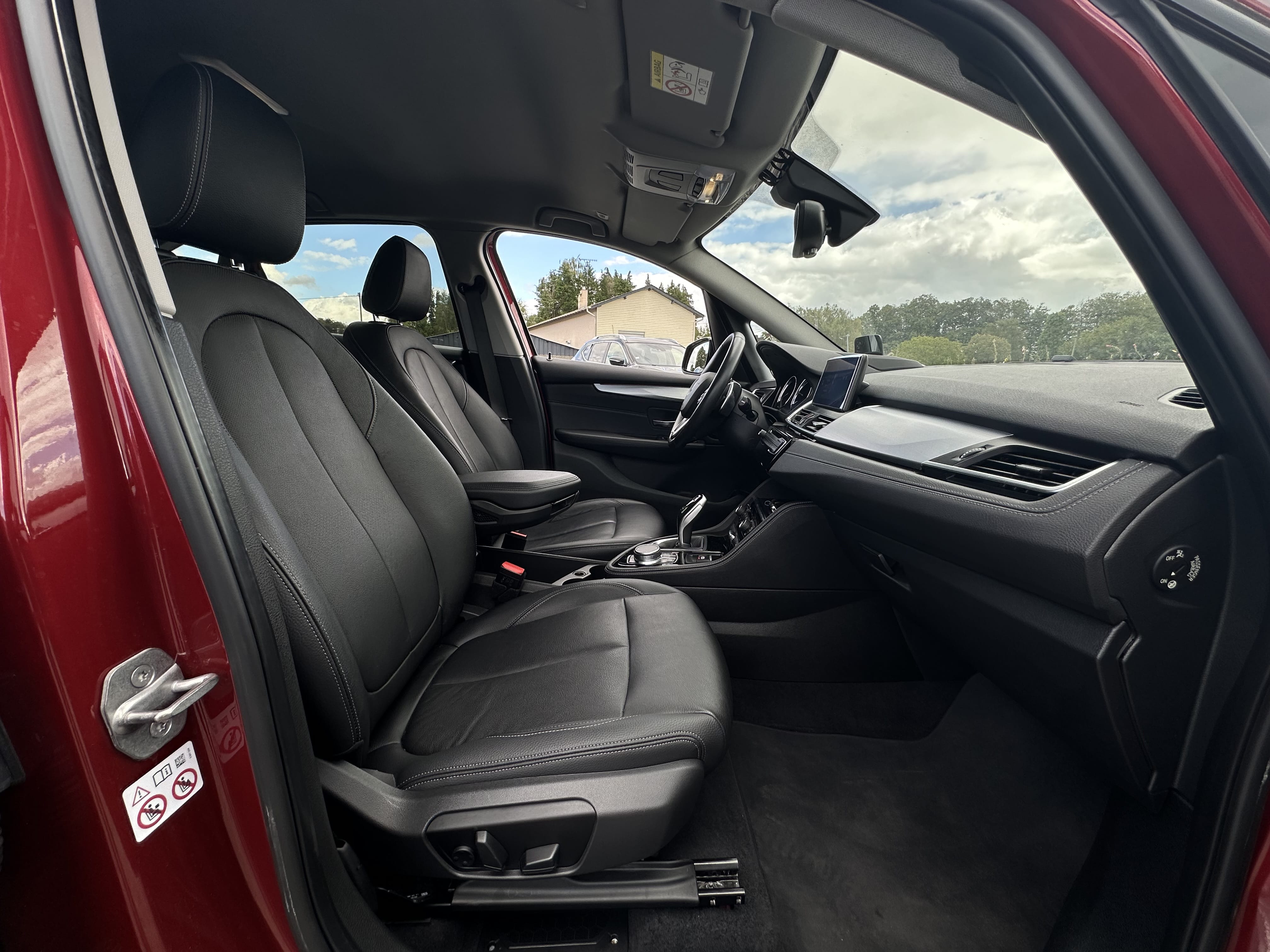 BMW Série 2 Active Tourer 220iA 192ch Luxury DKG7 avec Entrée audio / iPod