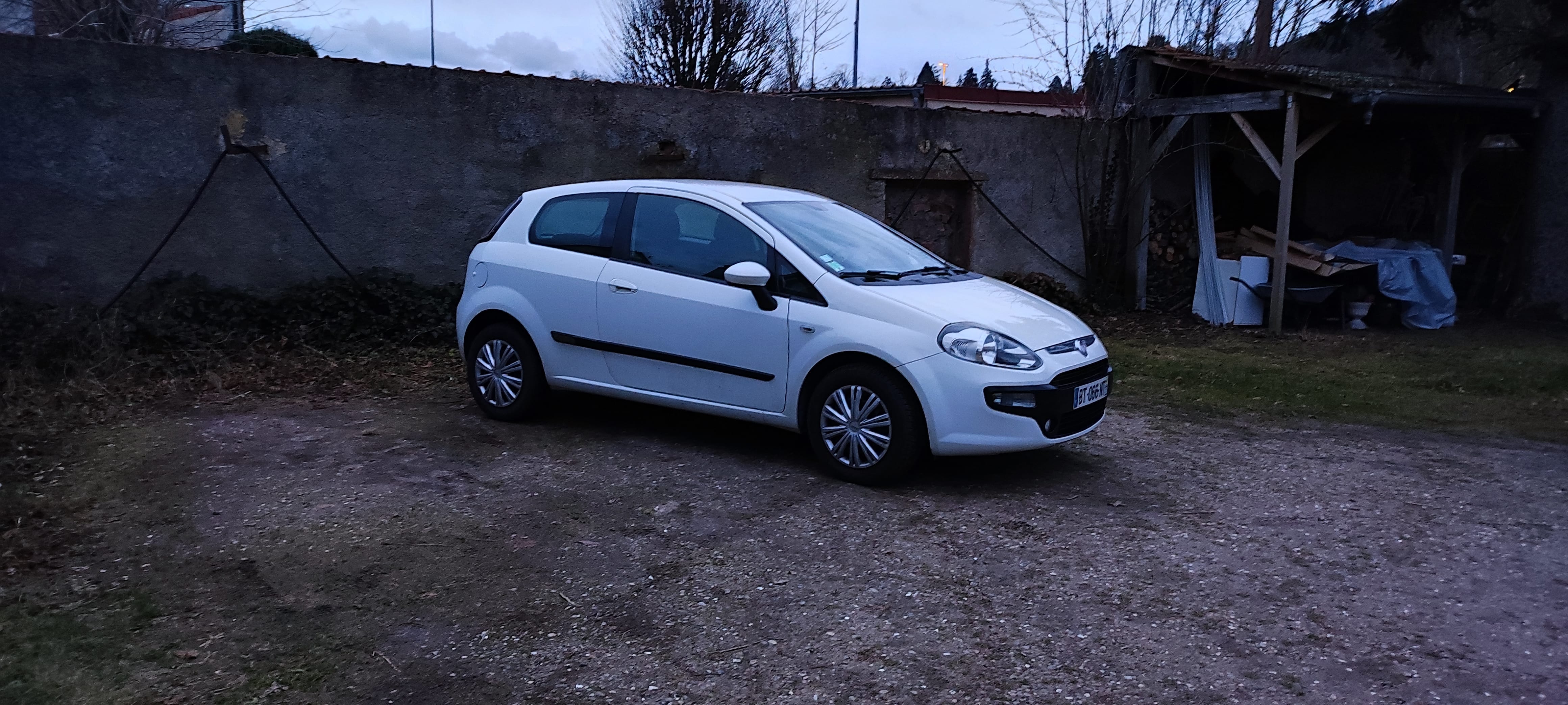Fiat Punto Evo 1.4 77ch avec Climatisation