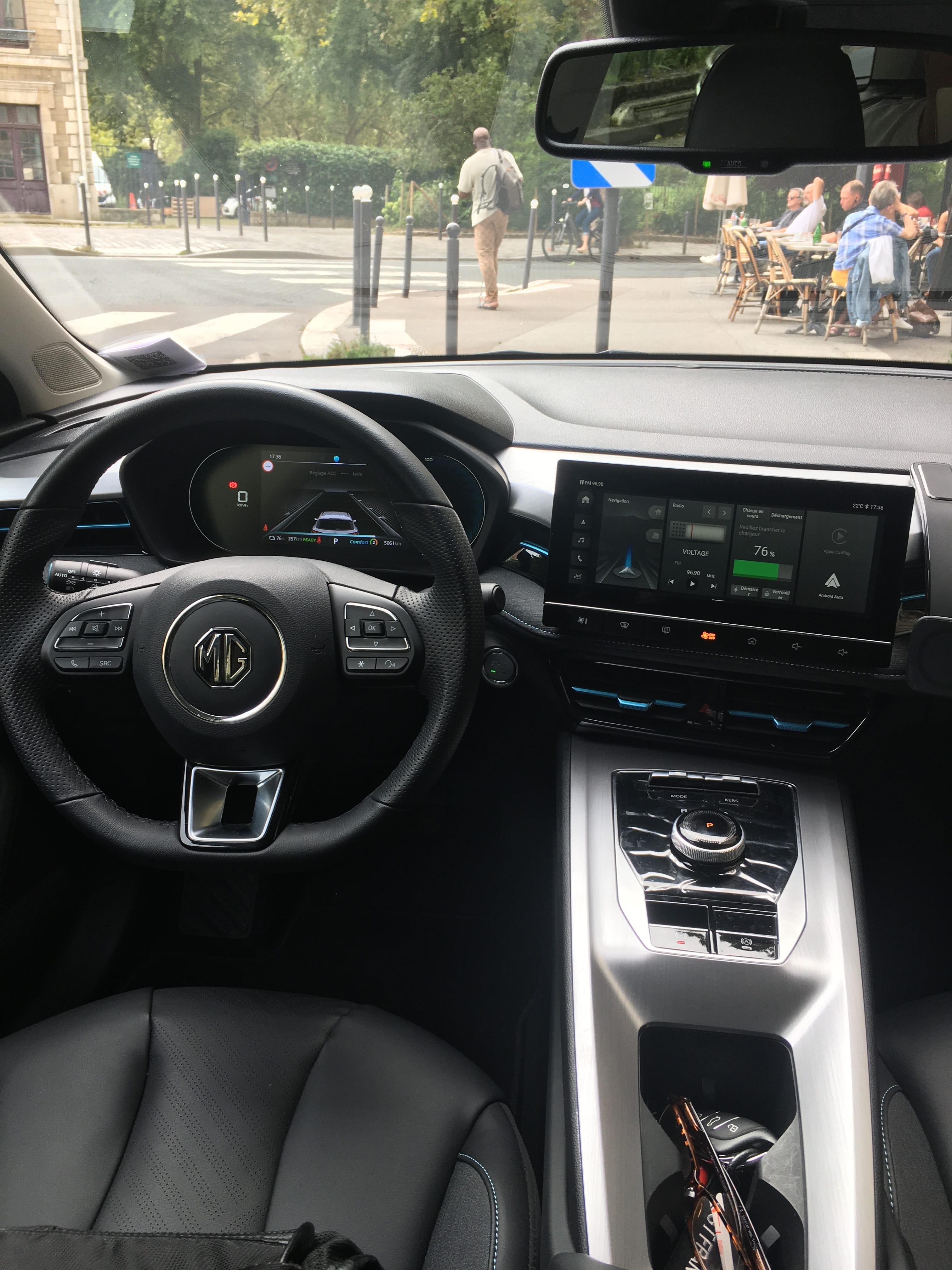 MG MG5 avec GPS