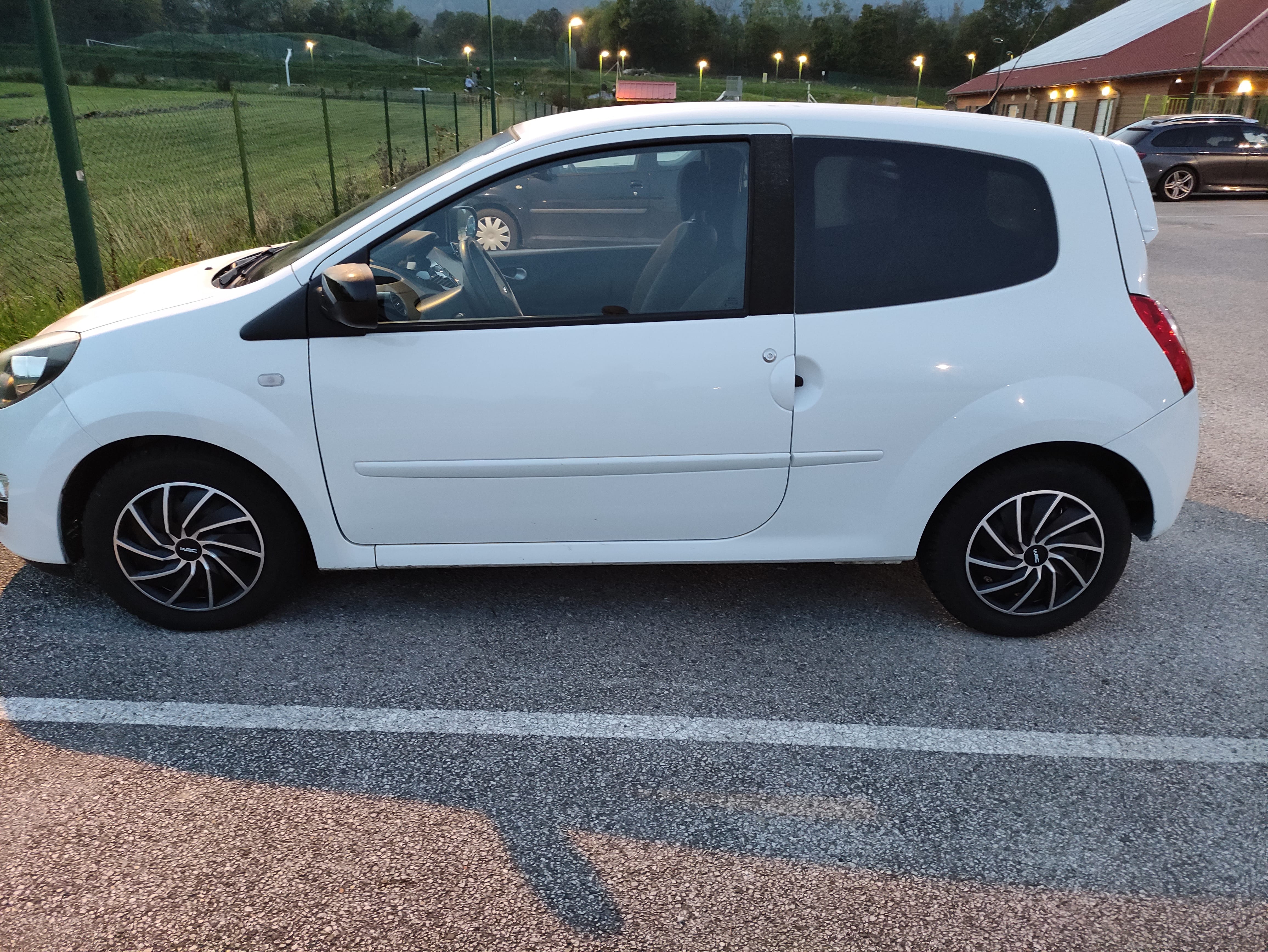 Renault Twingo Essence SP 98 avec Climatisation