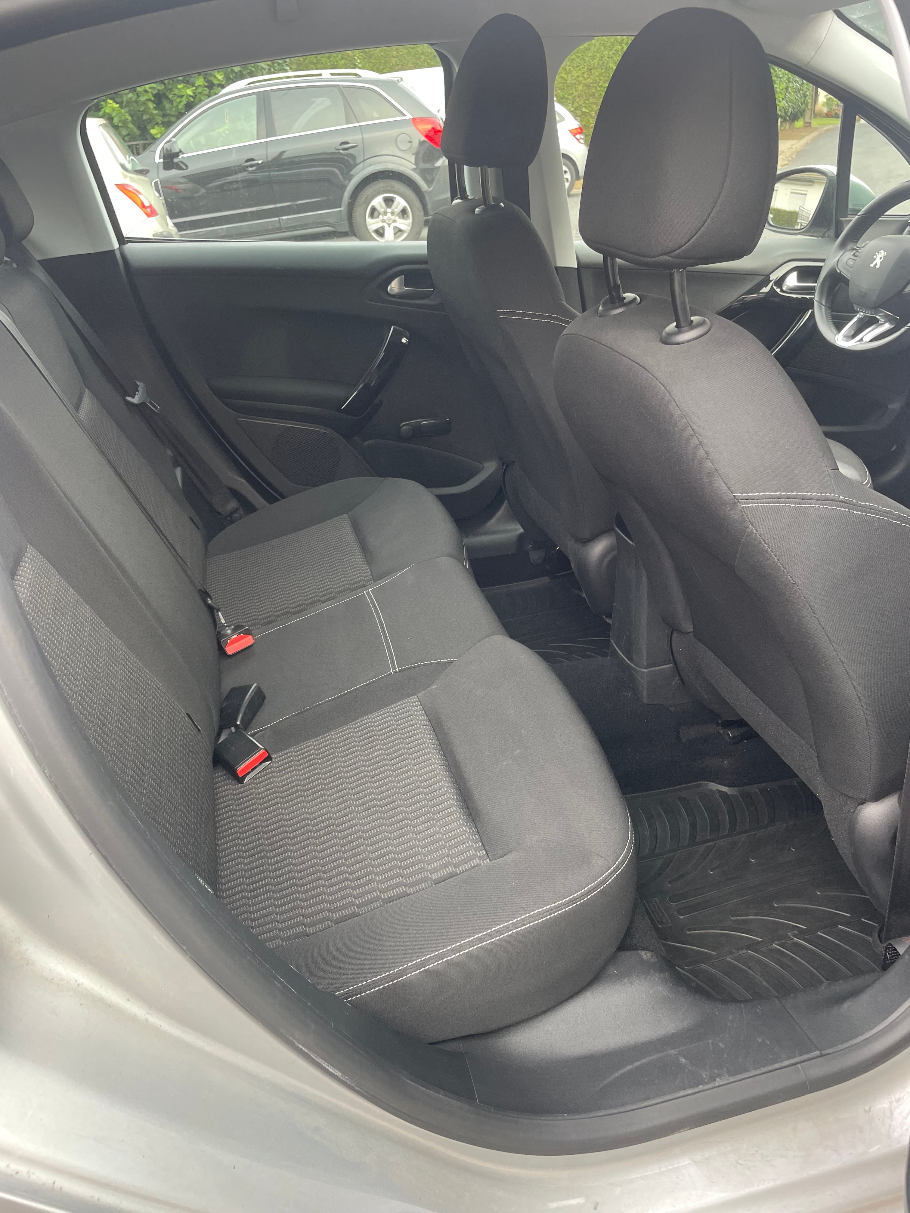 Peugeot 208 avec Régulateur de vitesse