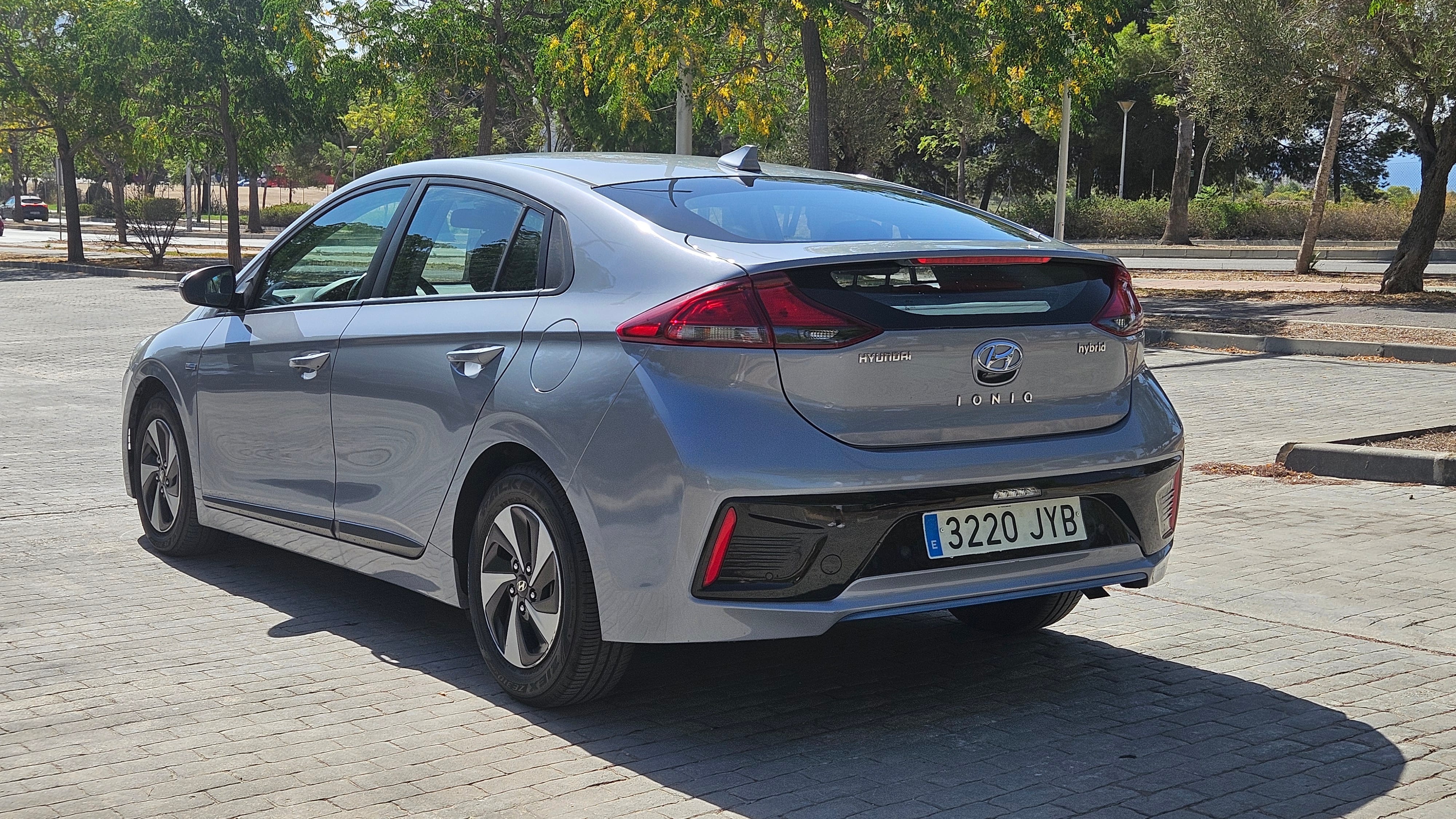 Hyundai Ioniq con Cámara de marcha atrás
