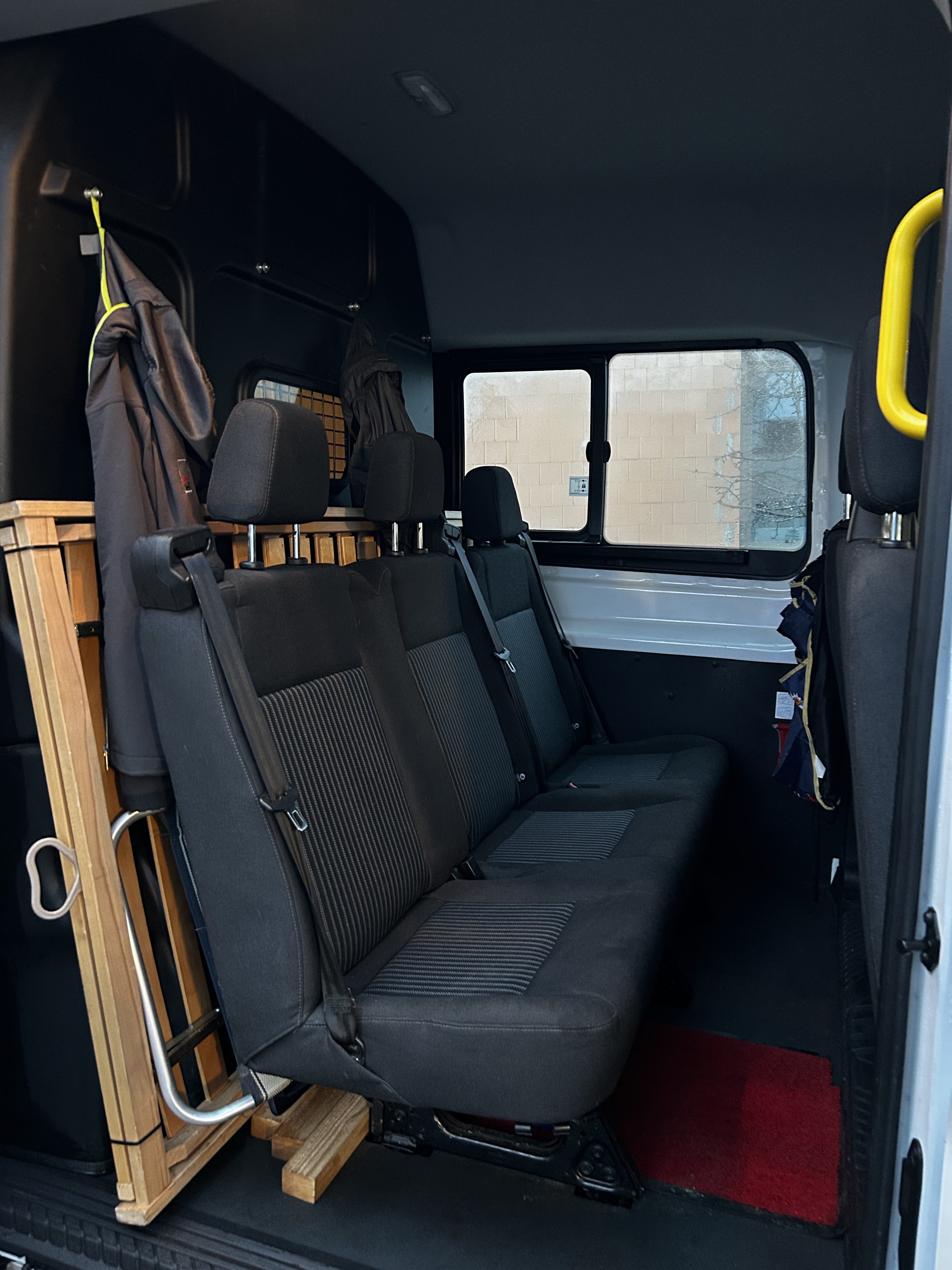 Ford Transit 350 mit Klimaanlage