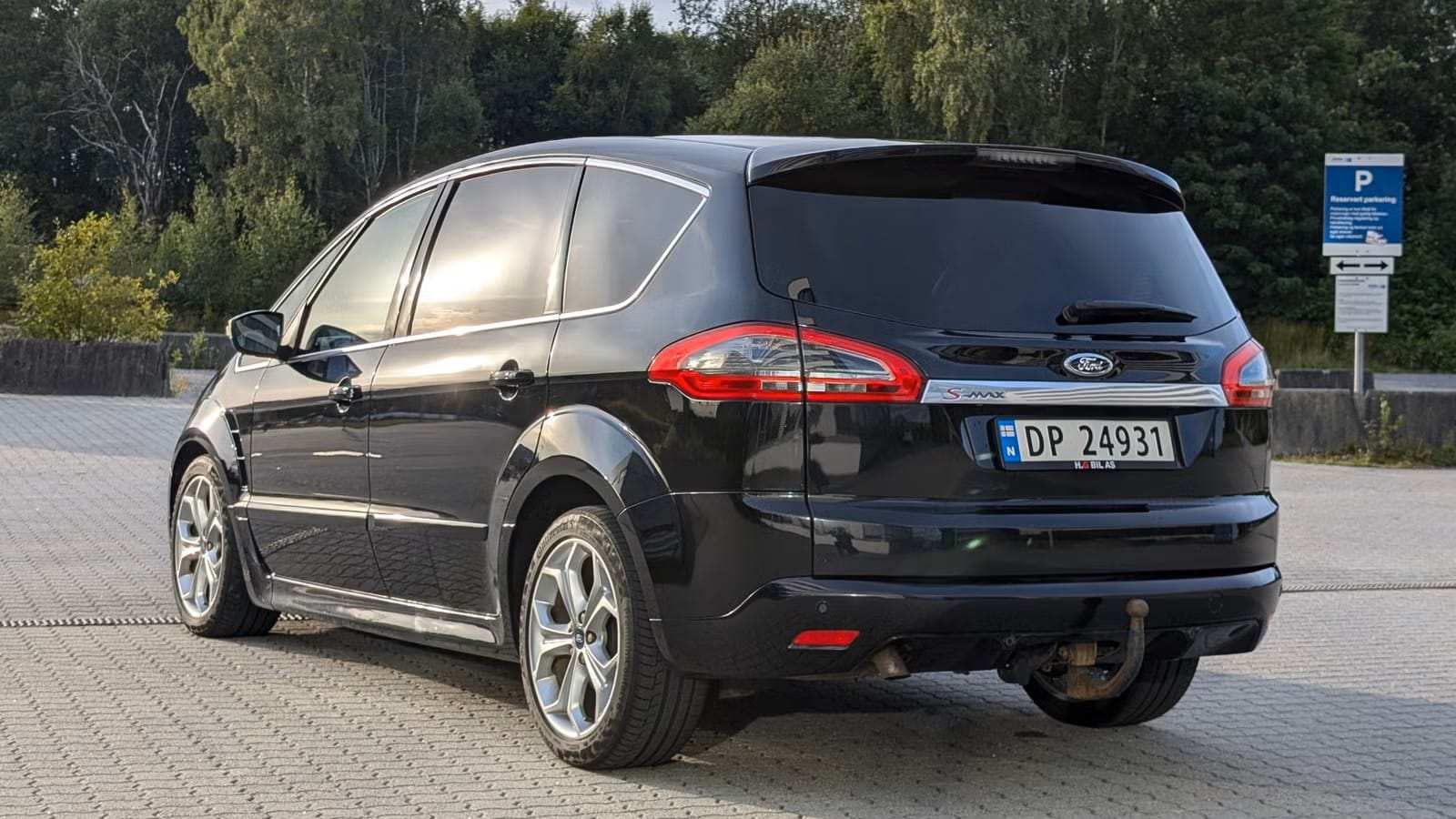 Ford S-Max with Cruise control