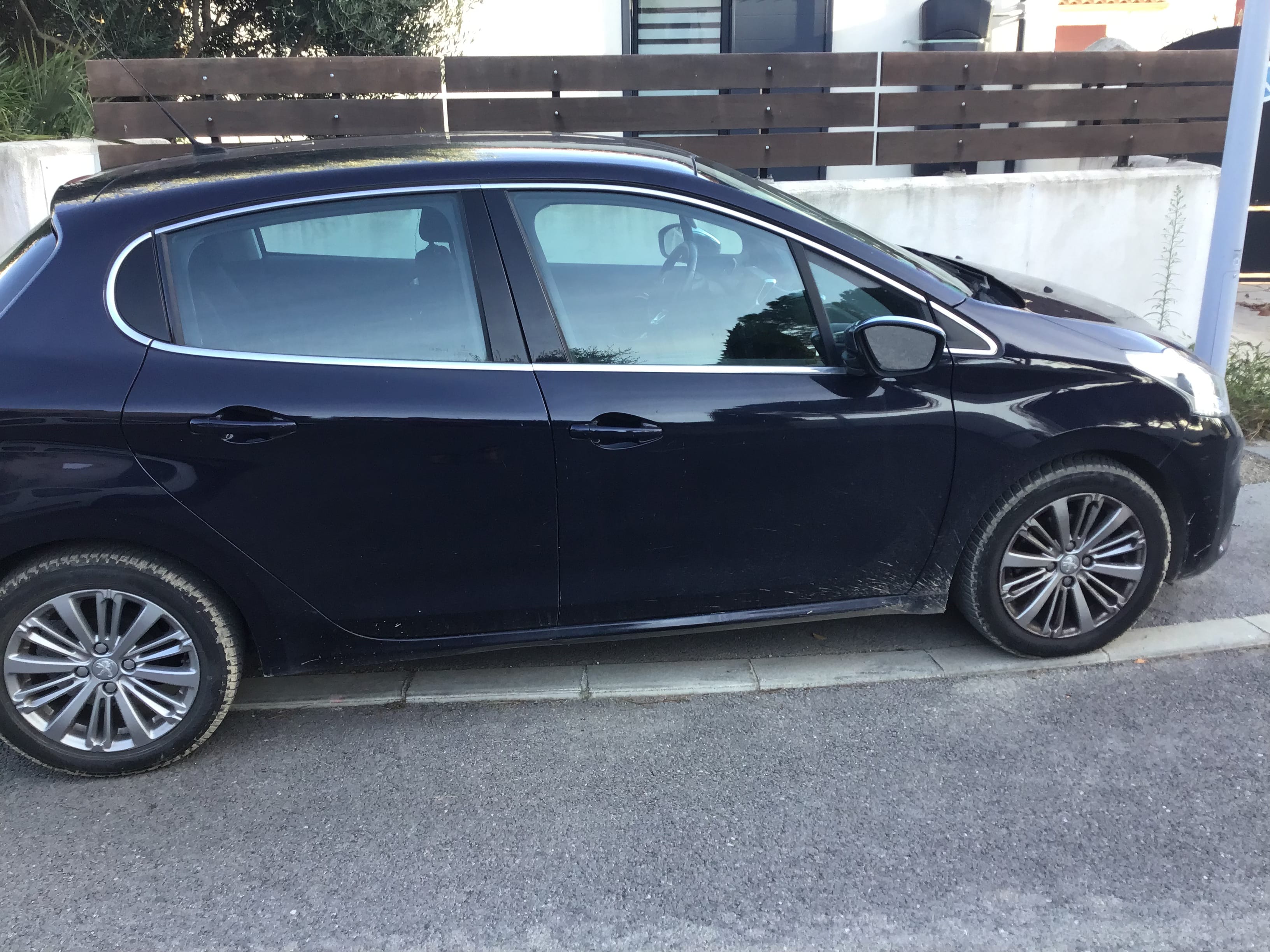 Peugeot 208 avec Climatisation