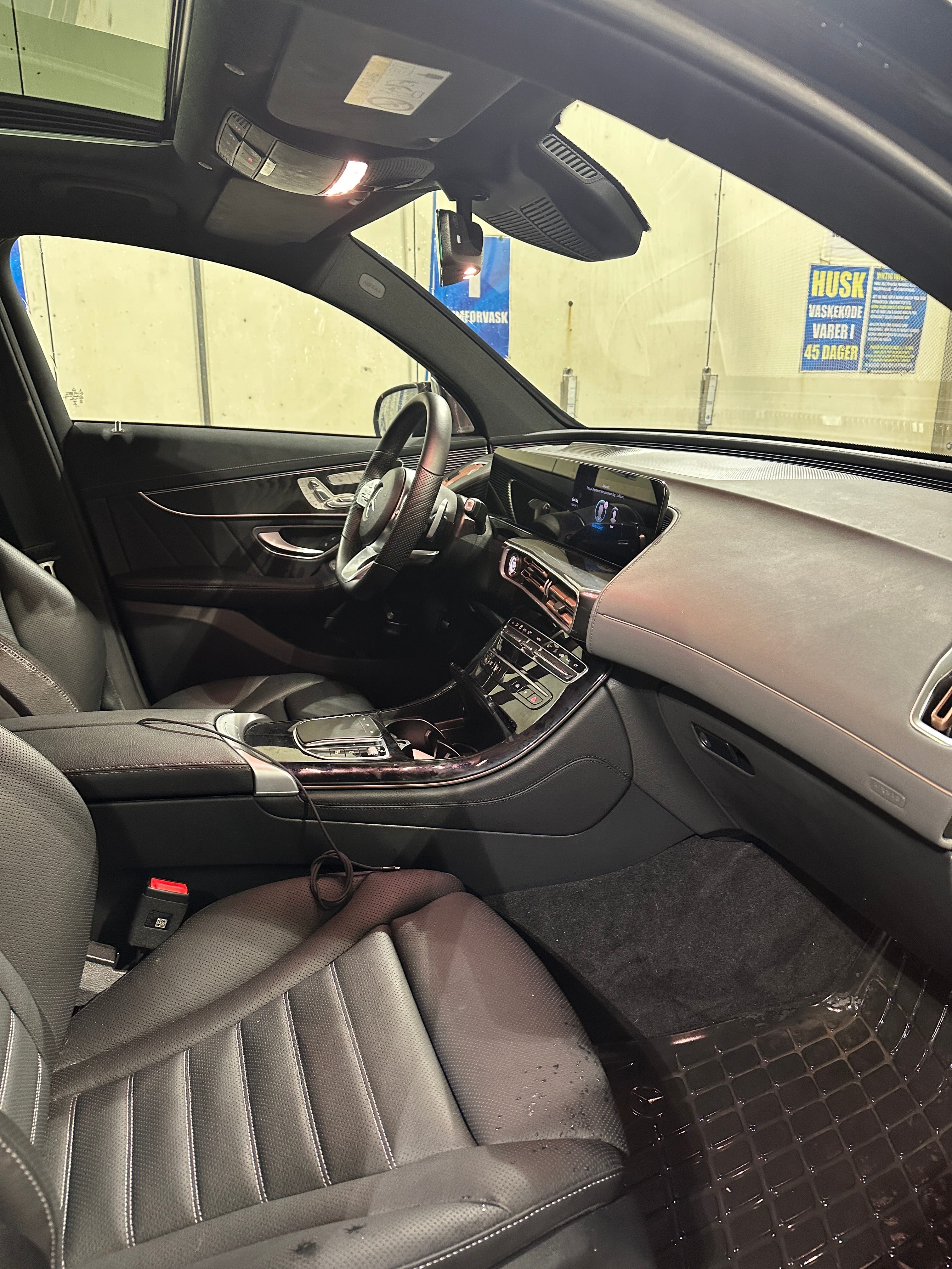 Mercedes-Benz EQC med Firehjulstrekk