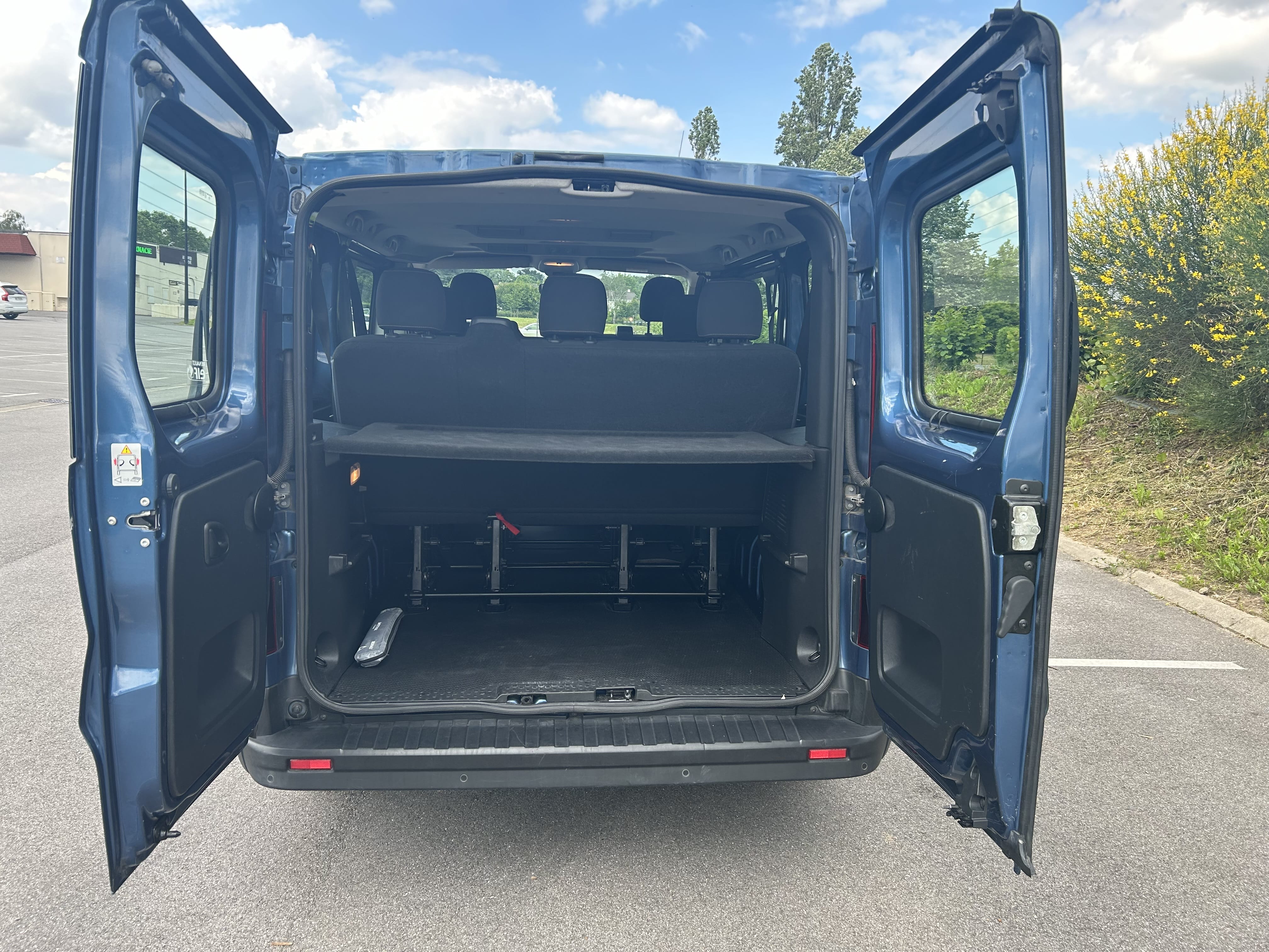 Renault Trafic Passenger 2.0 dci avec Entrée audio / iPod