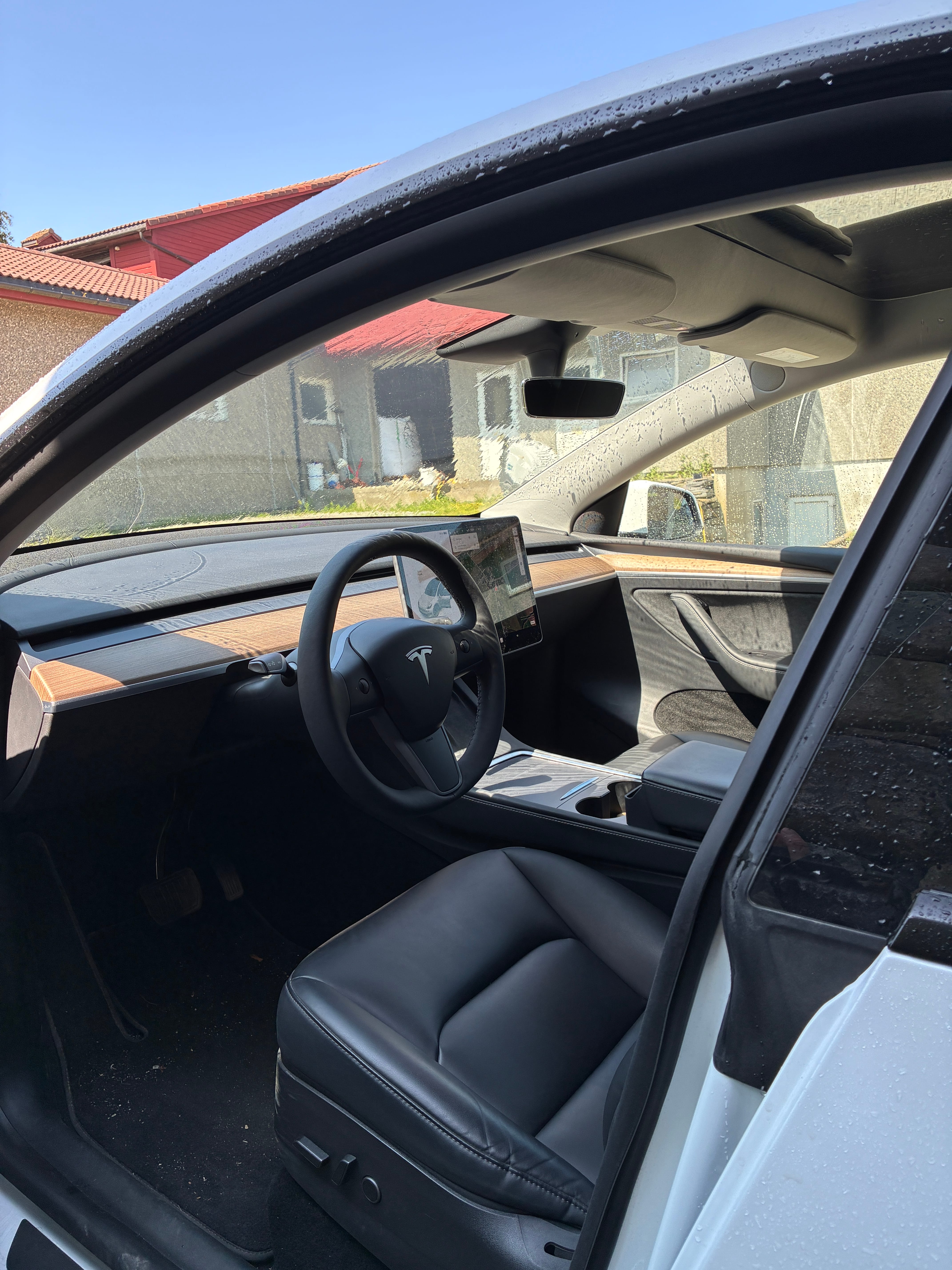 Tesla Model Y Long Range med GPS