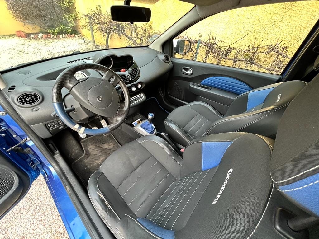 Renault Twingo II avec Entrée audio / iPod