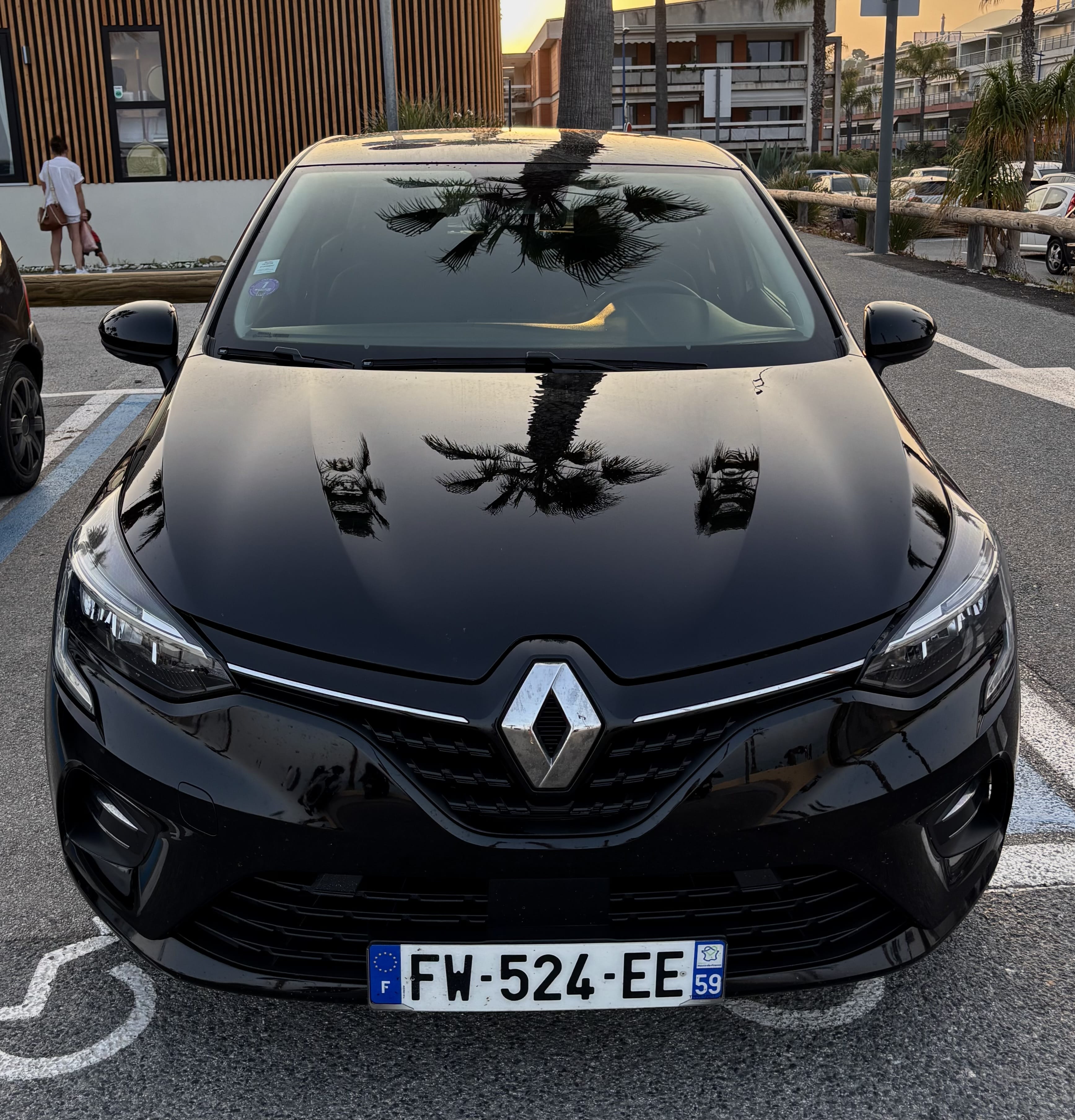Renault Clio E-tech  Renault Clio 5 Hybride Automatique 140ch | Full Options | Économe | Flexibilité horaire avec GPS