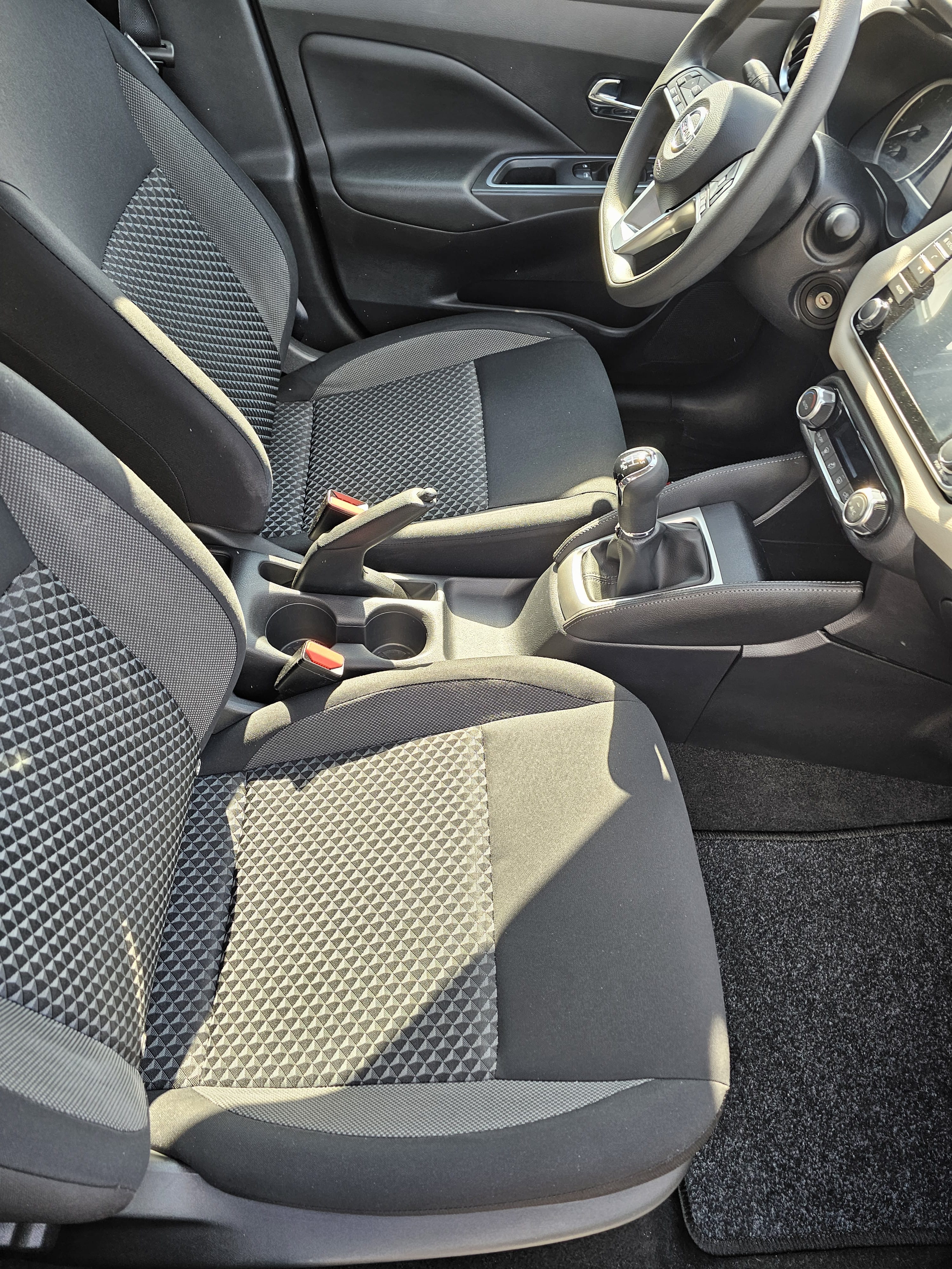 Nissan Micra con Aire acondicionado