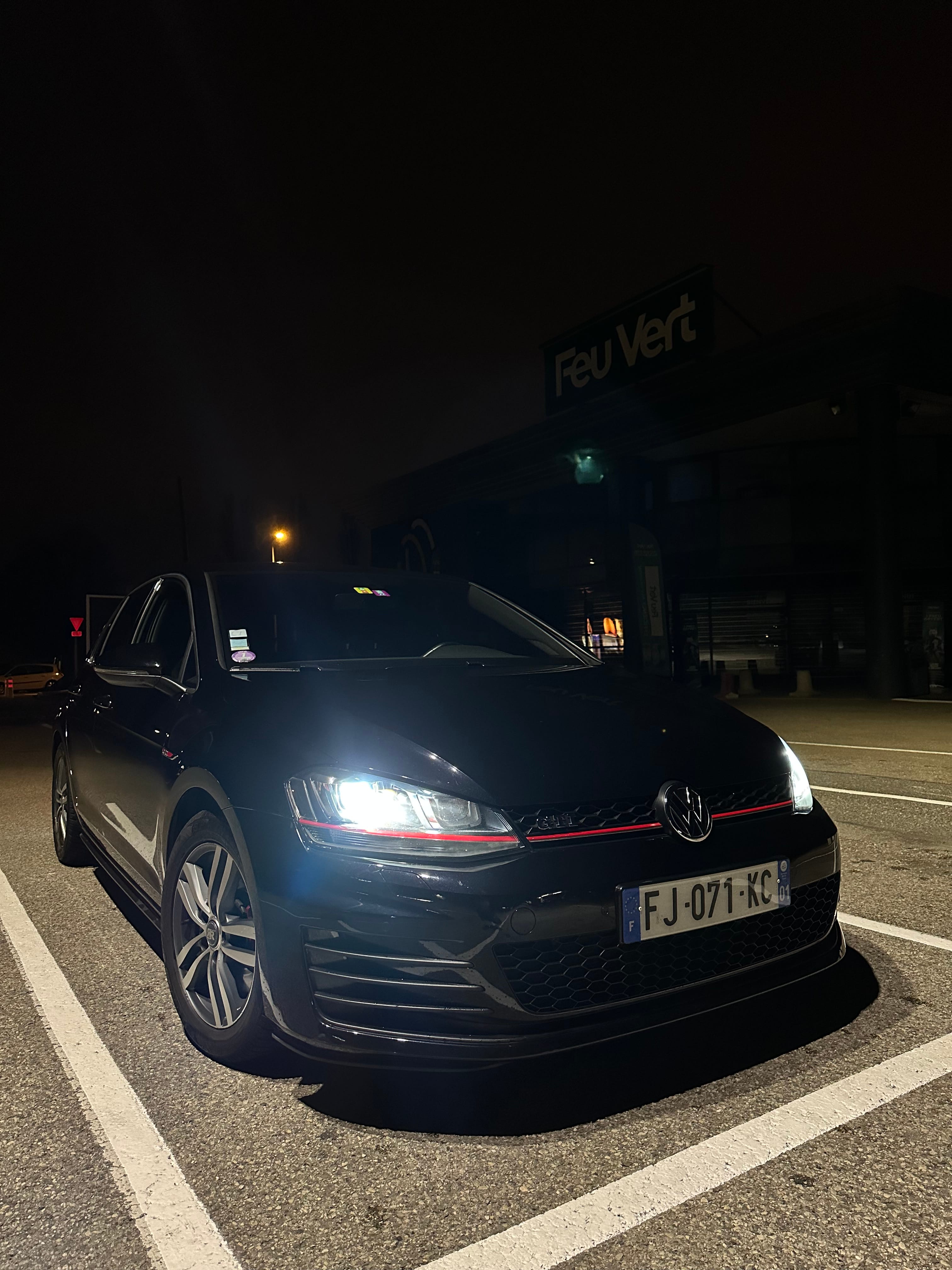 Volkswagen Golf GTI, 2016, Essence 98, automatique