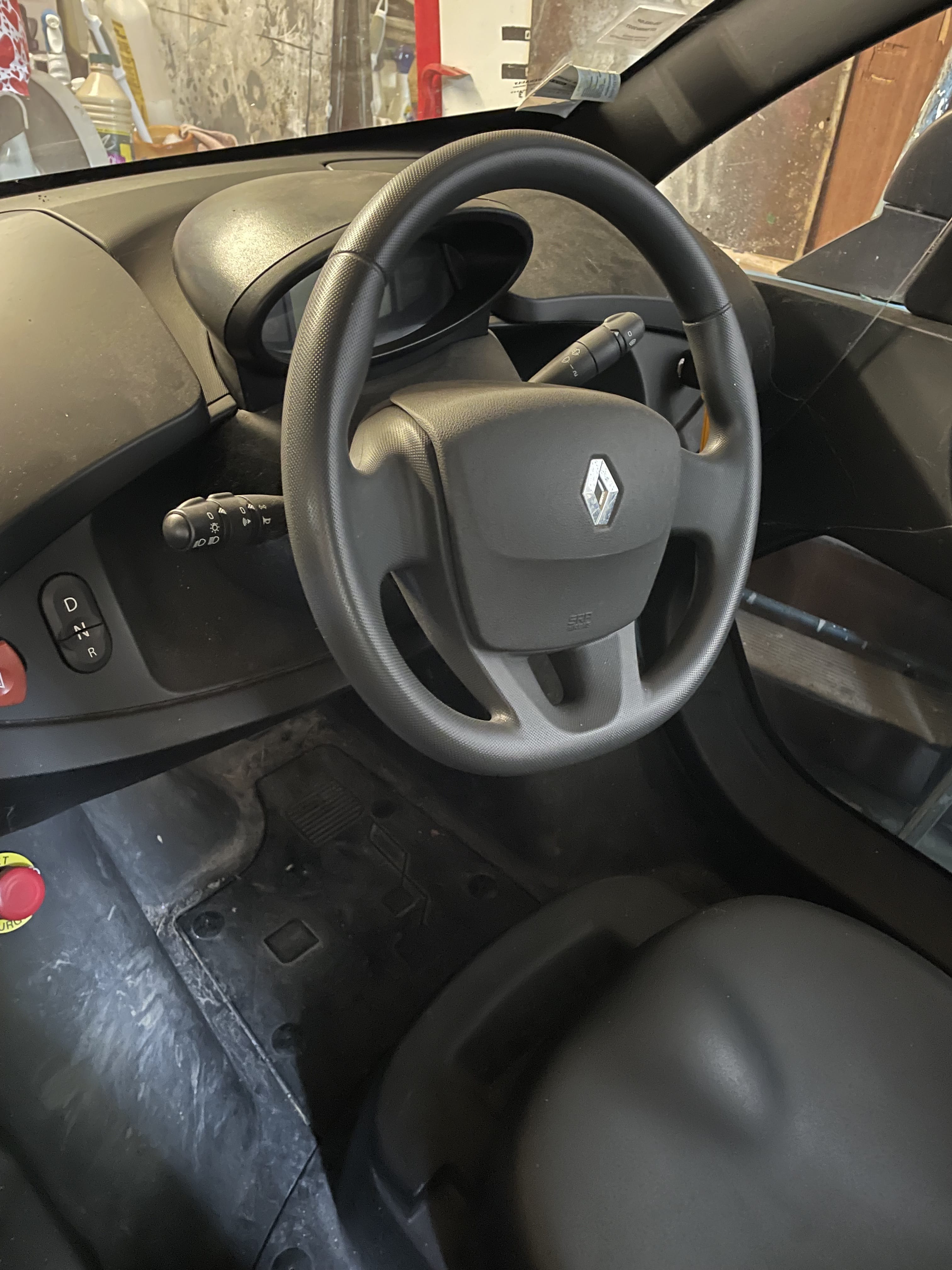 Renault Twizy avec Entrée audio / iPod