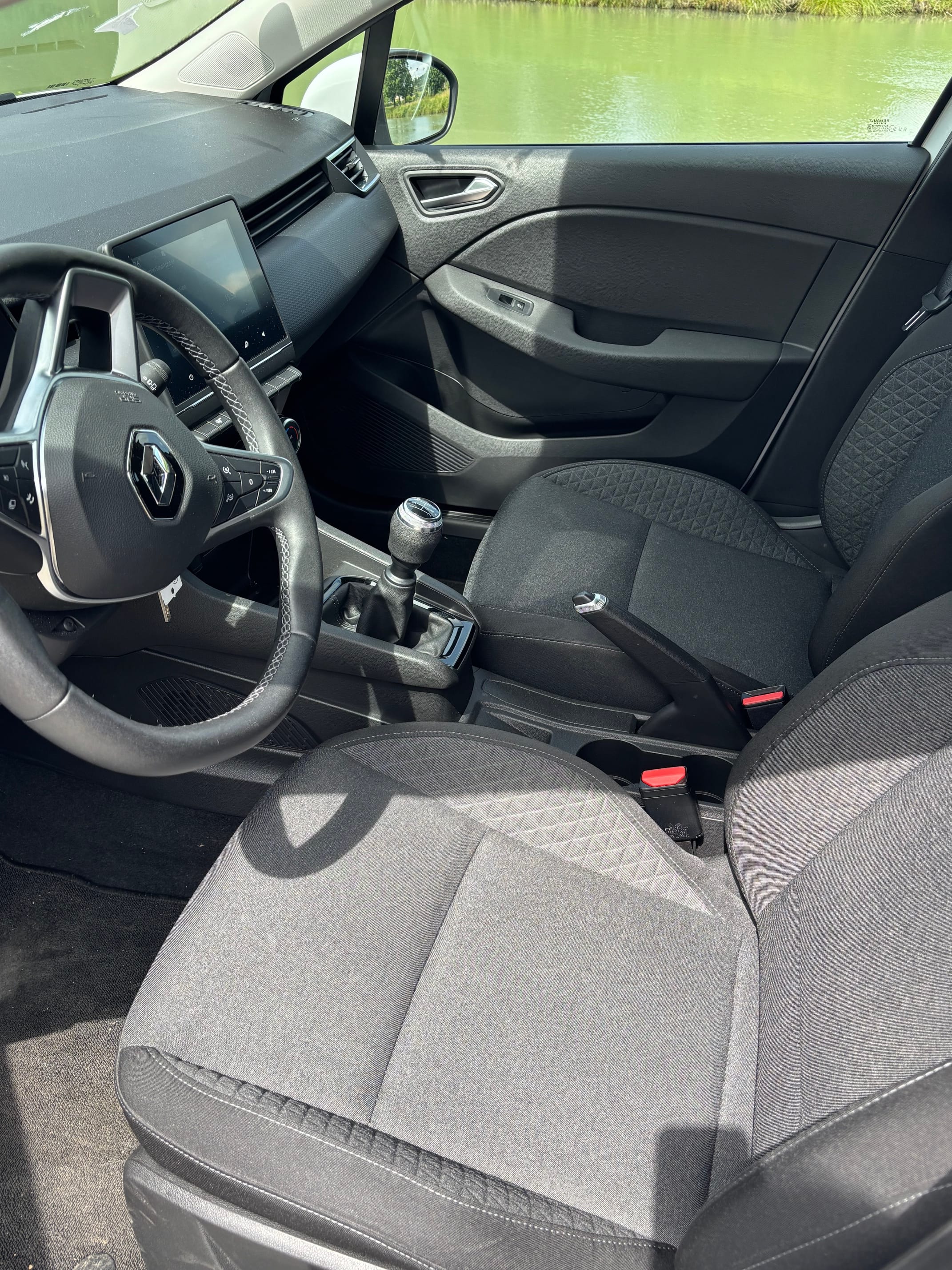 Renault Clio V - 5 PLACES - GARE DE MONTAUBAN avec Audio Bluetooth