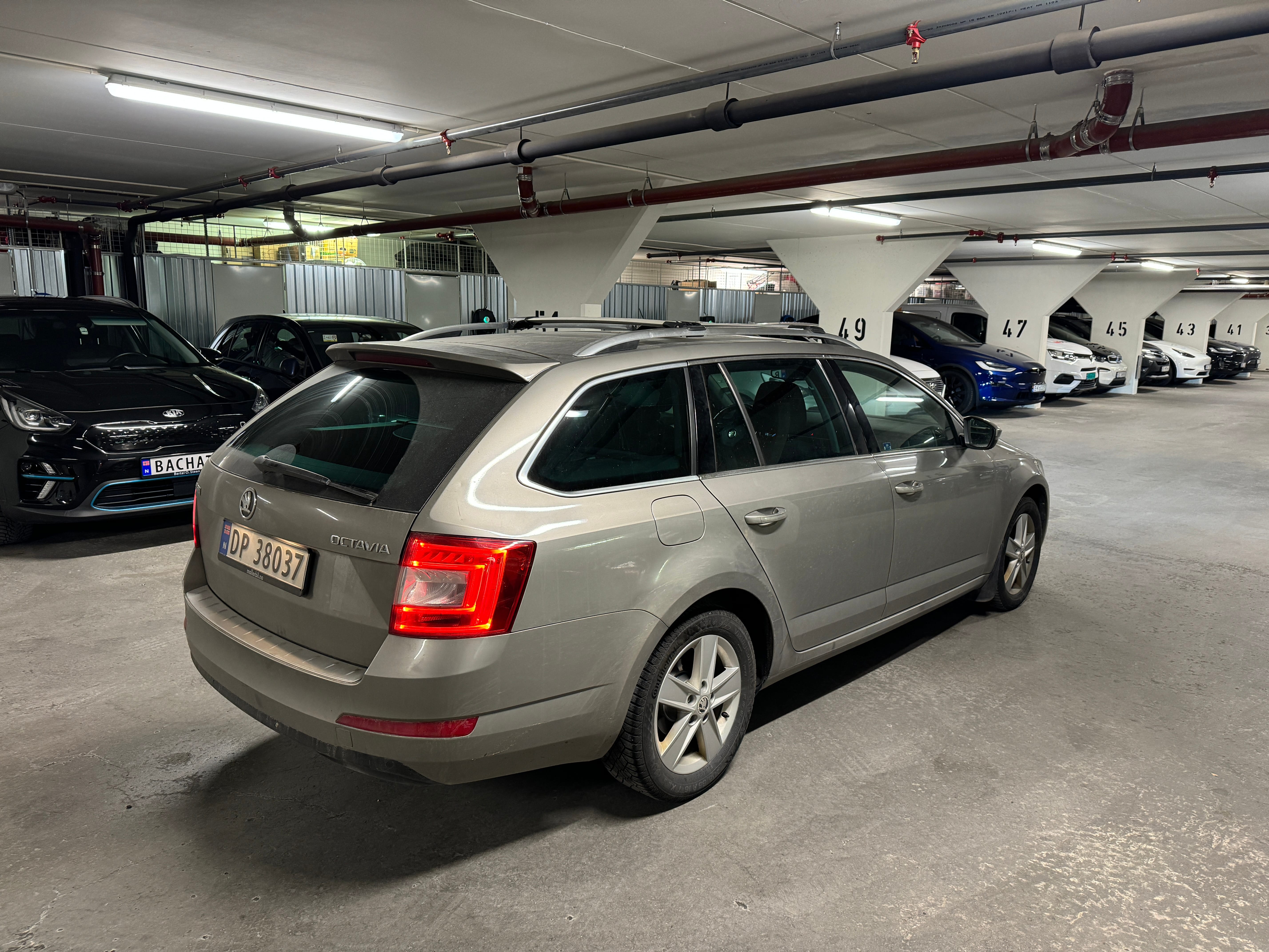 Skoda Octavia 1,6 TDI 105hk Elegance 7DSG med Cruisekontroll
