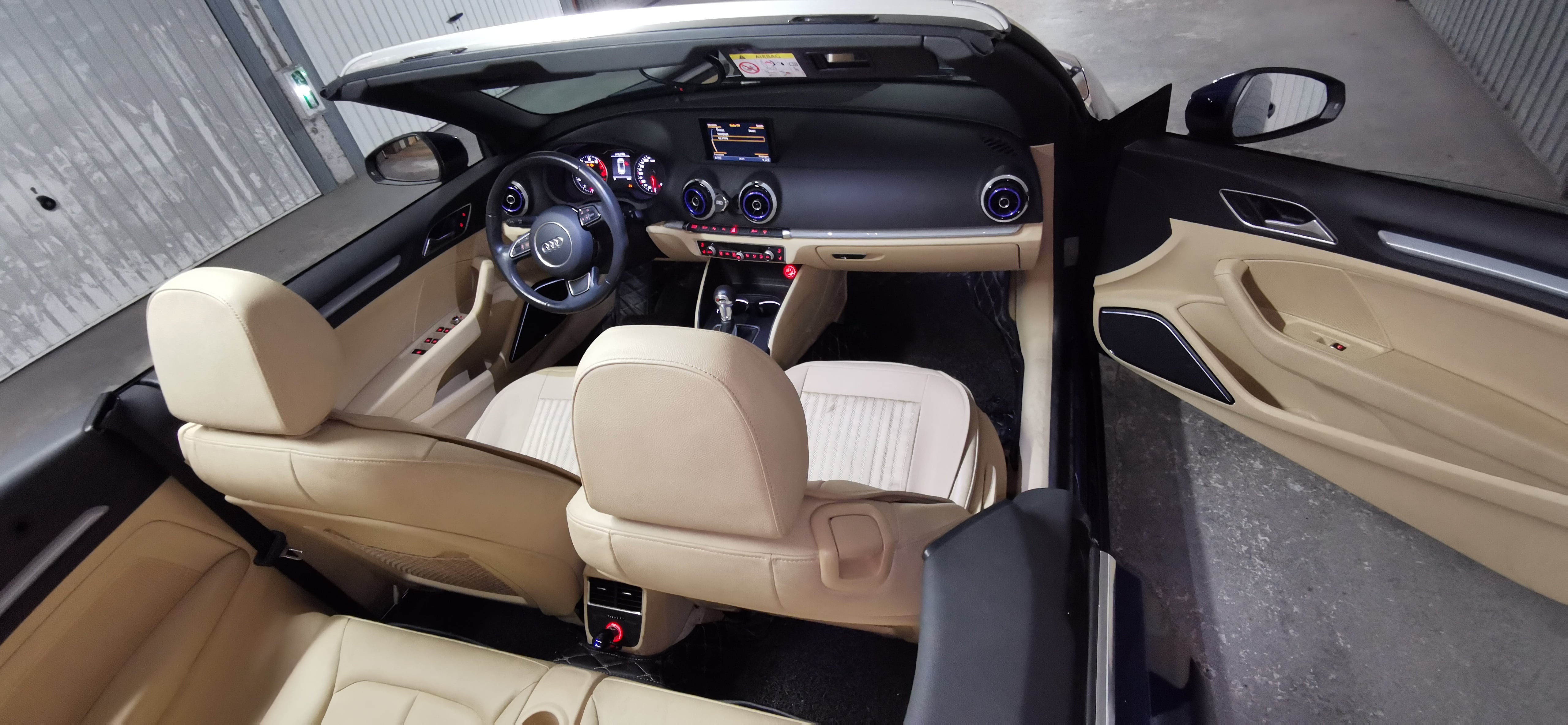 Audi A3 Cabriolet 1.8 TFSI 180 avec Entrée audio / iPod