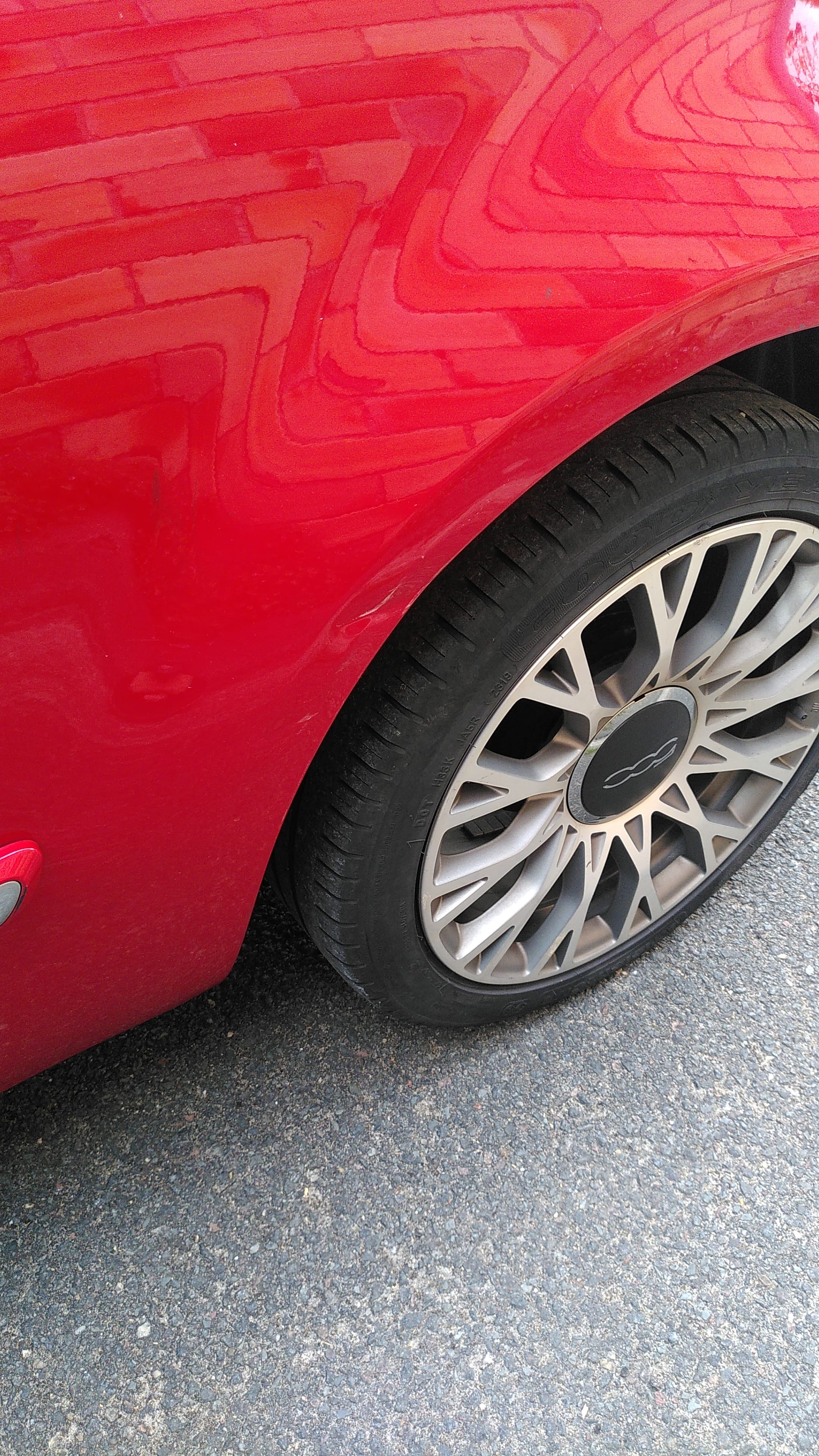 Fiat 500 C Cabriolet Essence et ethanol. Parking carcans plage et lac gratuit illimité.